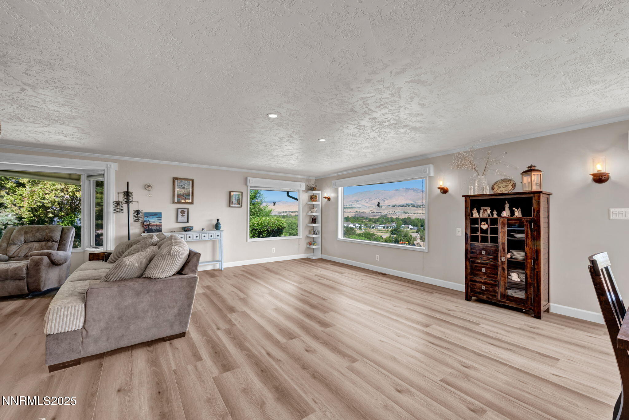 83-web-or-mls-3495-w-plumb-ln