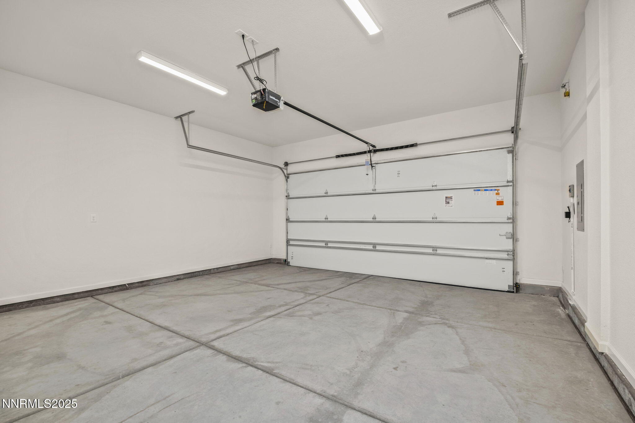 36-web-or-mls-15025 Iron River Dr-89