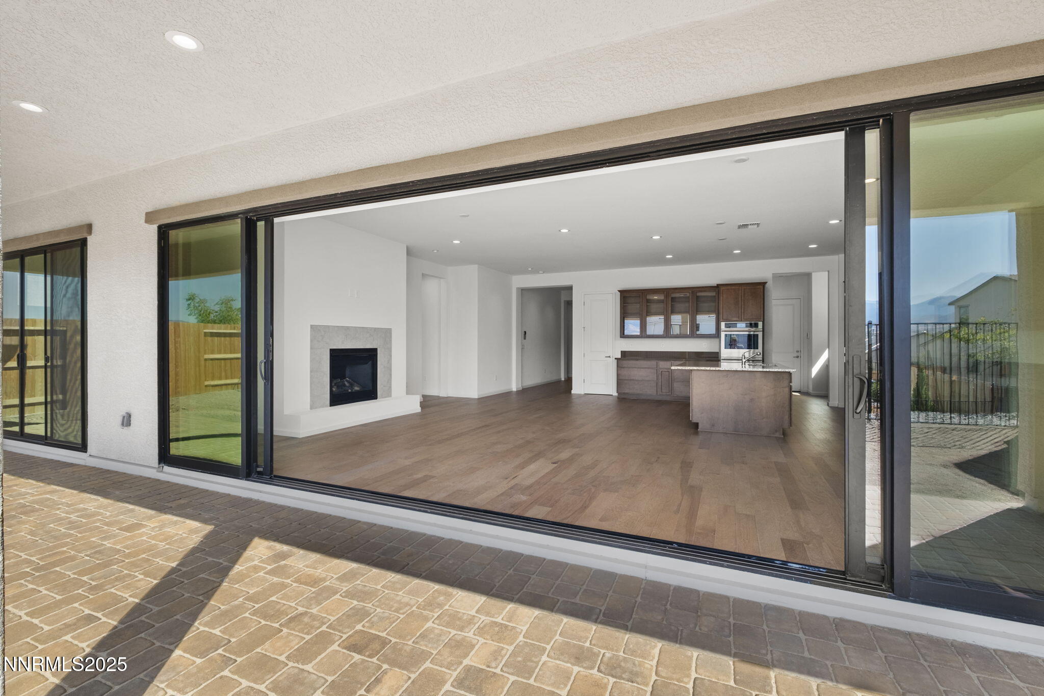 40-web-or-mls-15025 Iron River Dr-121