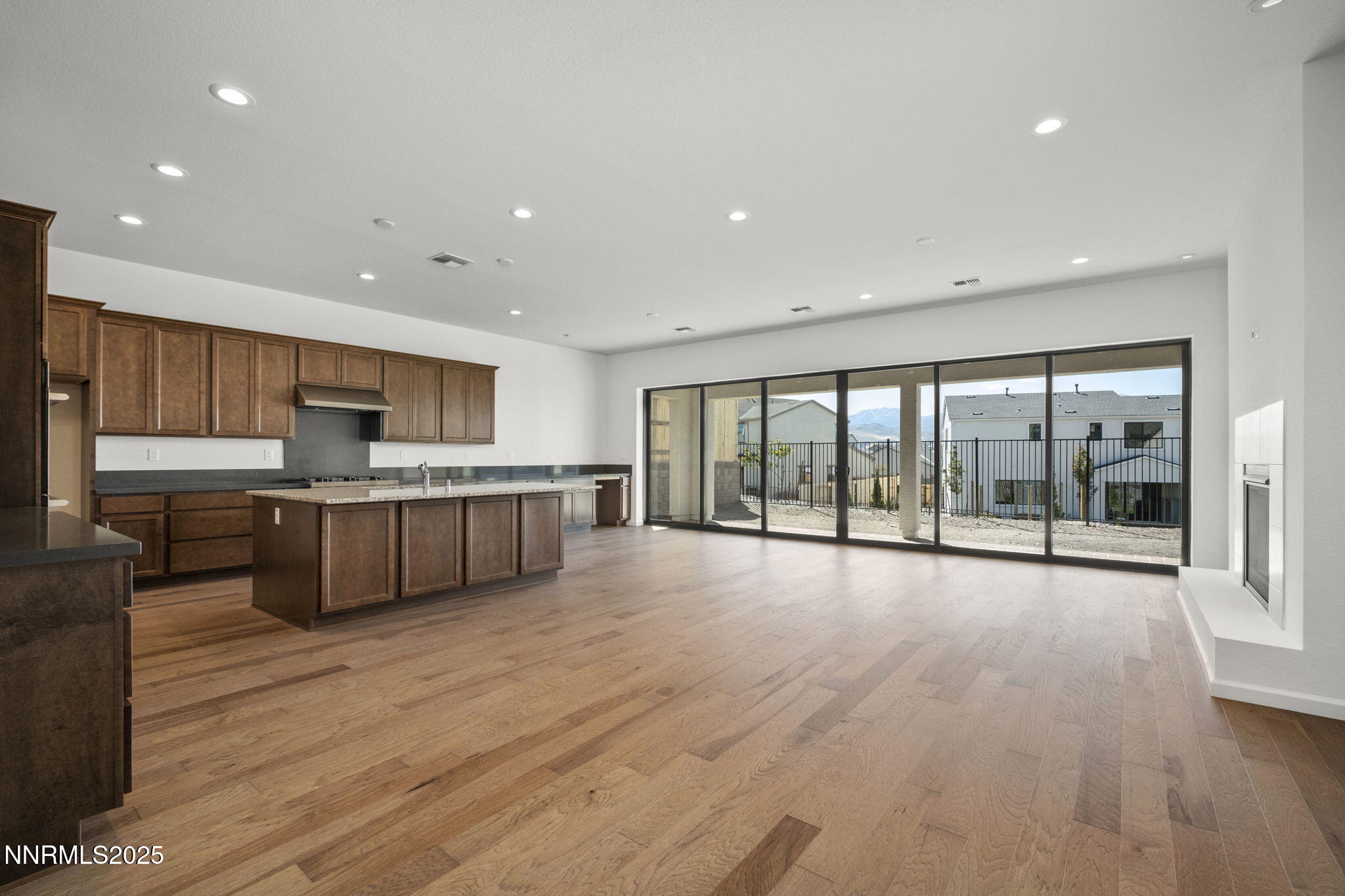 29-web-or-mls-15025 Iron River Dr-46