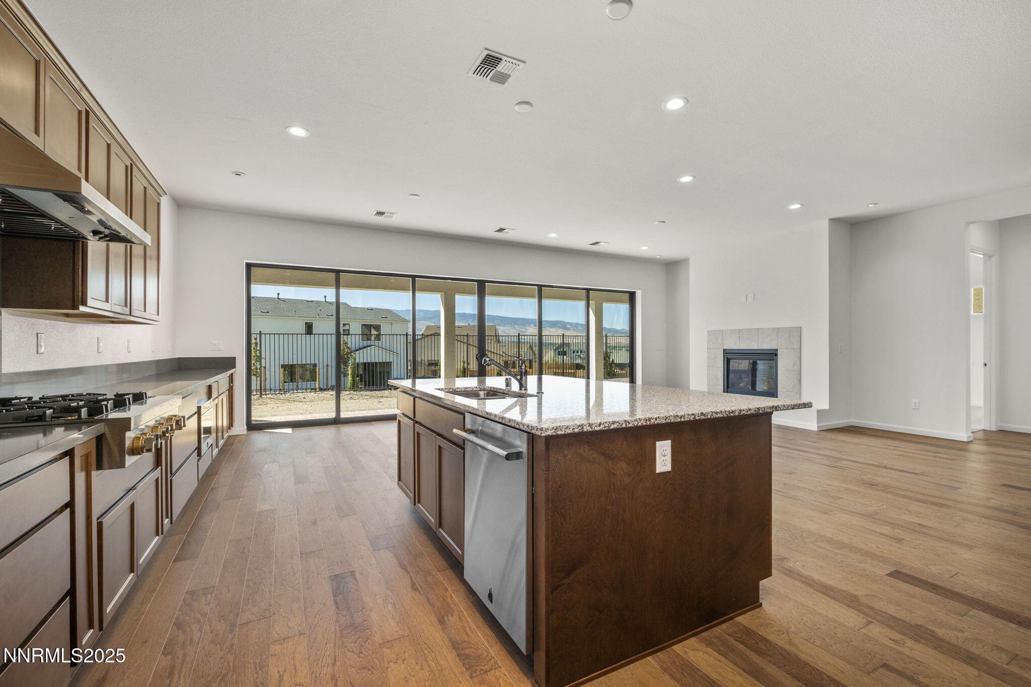 33-web-or-mls-15025 Iron River Dr-69