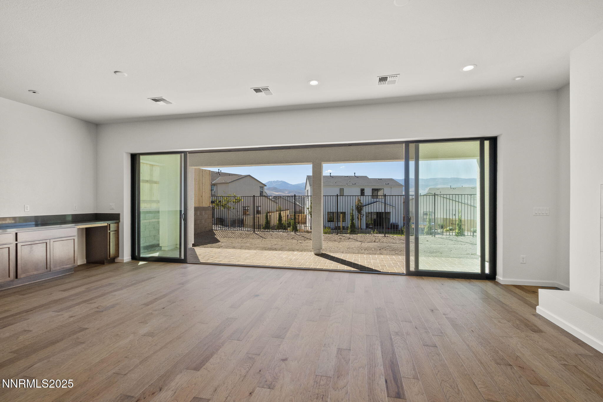 42-web-or-mls-15025 Iron River Dr-127