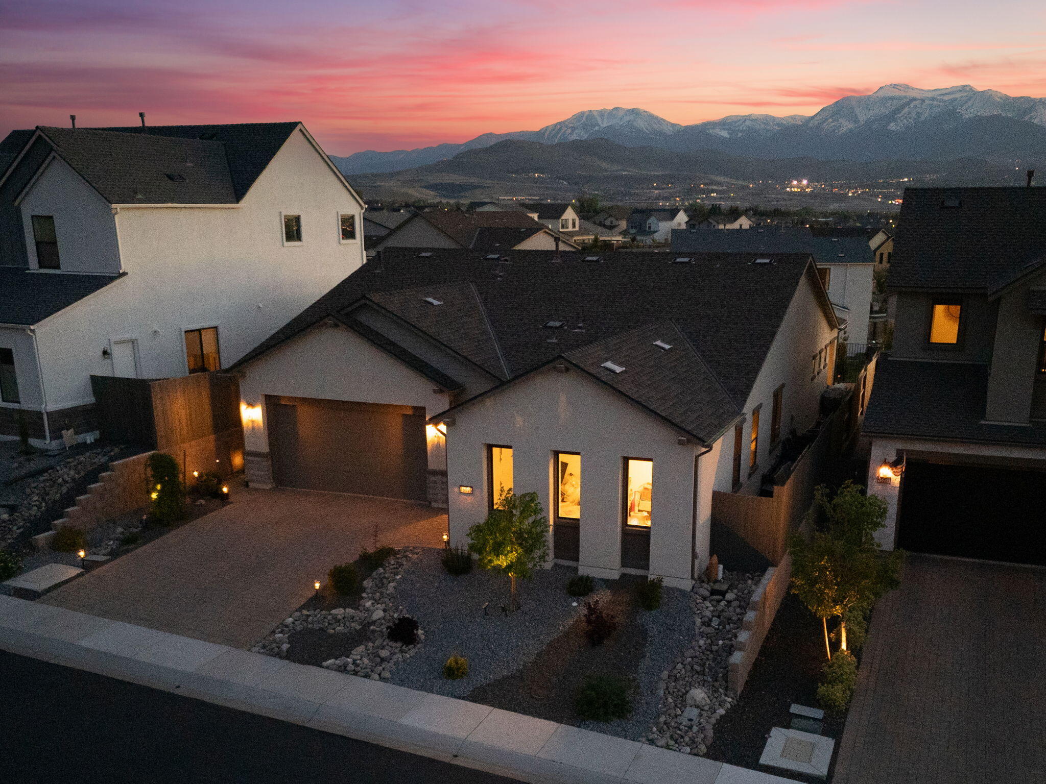 18-web-or-mls-15025 Iron River twilight