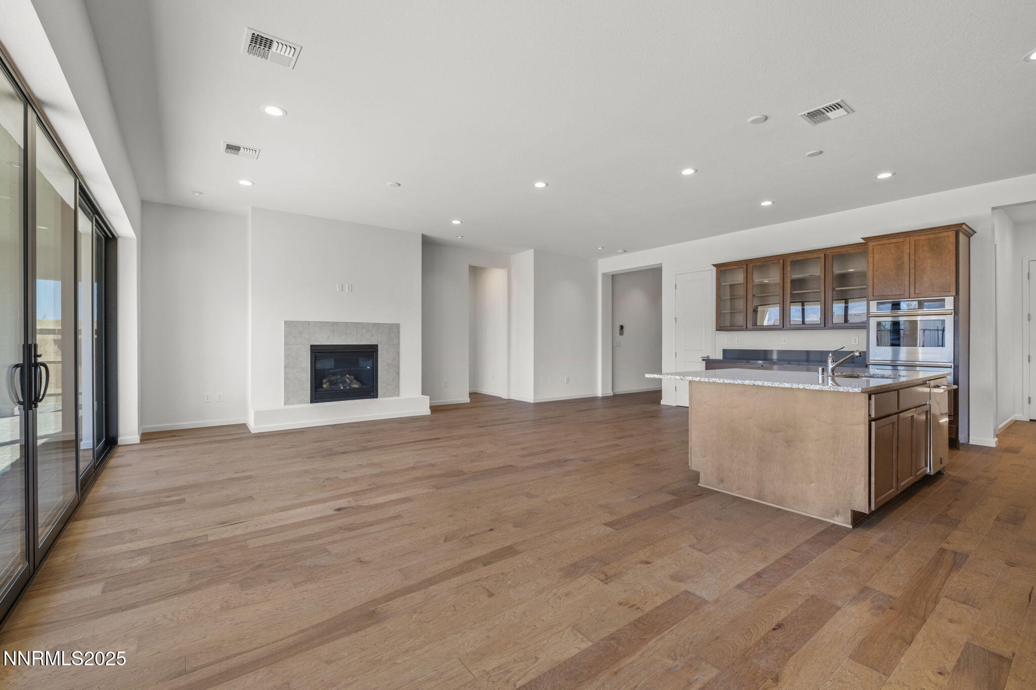 32-web-or-mls-15025 Iron River Dr-62