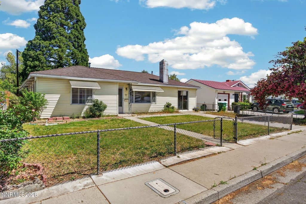 Photo of 825 Capitol Hill Avenue, Reno, NV 89502 (MLS # 260005514)