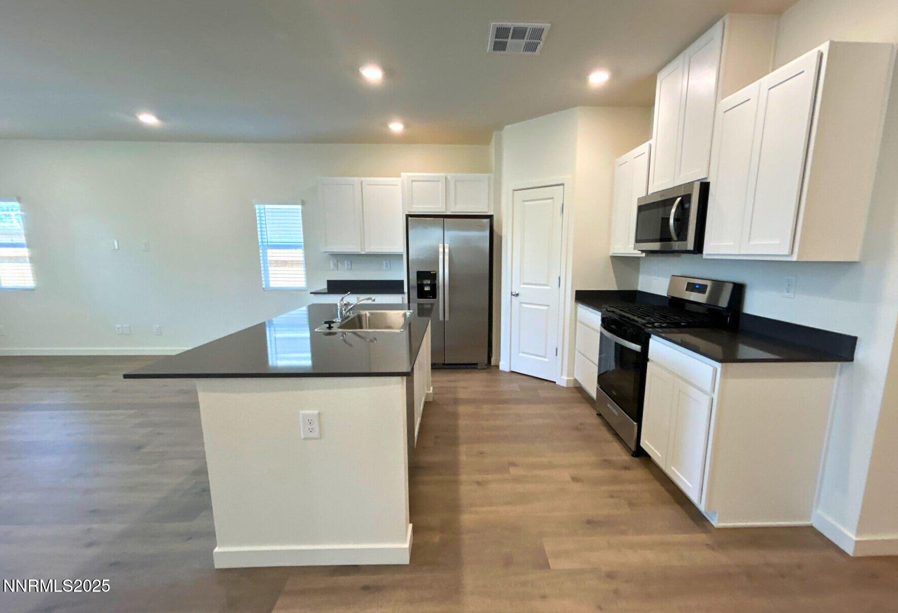 5efaef00-dcdd-4de0-9724-00ff0b2bdc1f