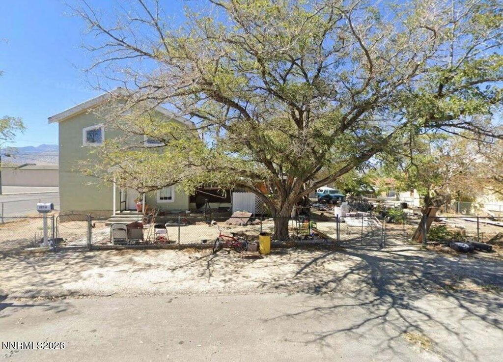 Photo of 603 H Street, Hawthorne, NV 89415 (MLS # 260001858)