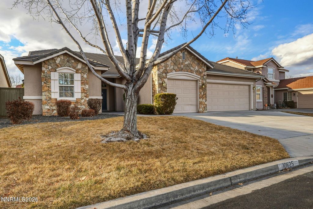 Photo of 10625 Blue Moon Court, Reno, NV 89521 (MLS # 260001532)