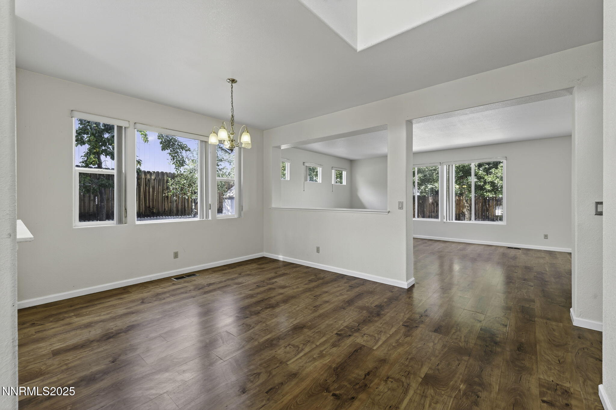 6-web-or-mls-3181 Sky Country-6