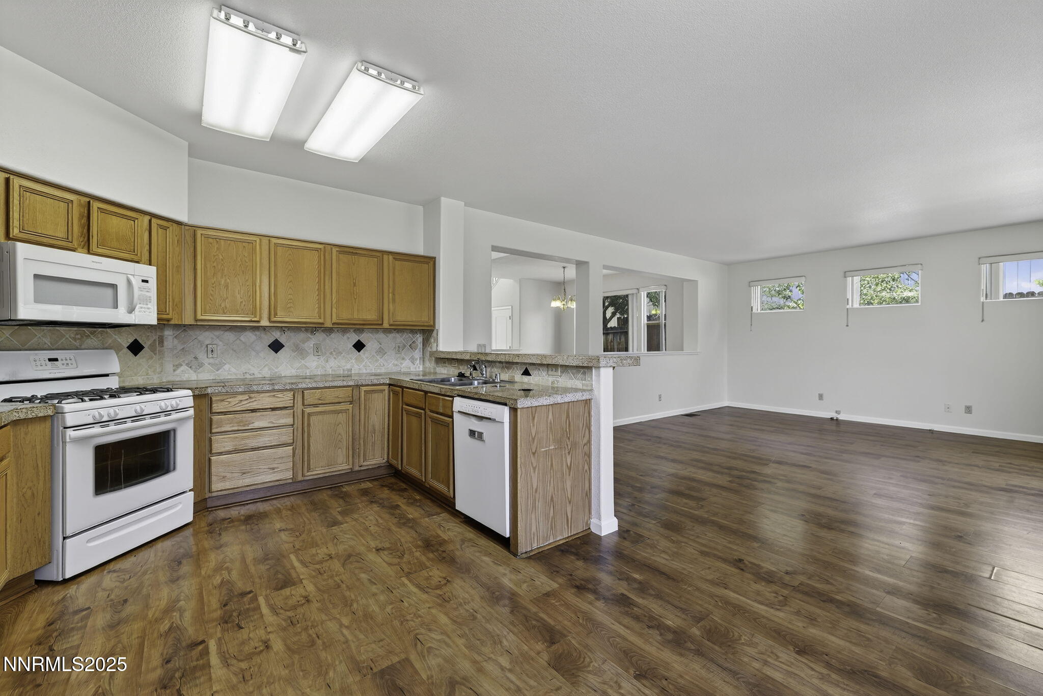 21-web-or-mls-3181 Sky Country-19