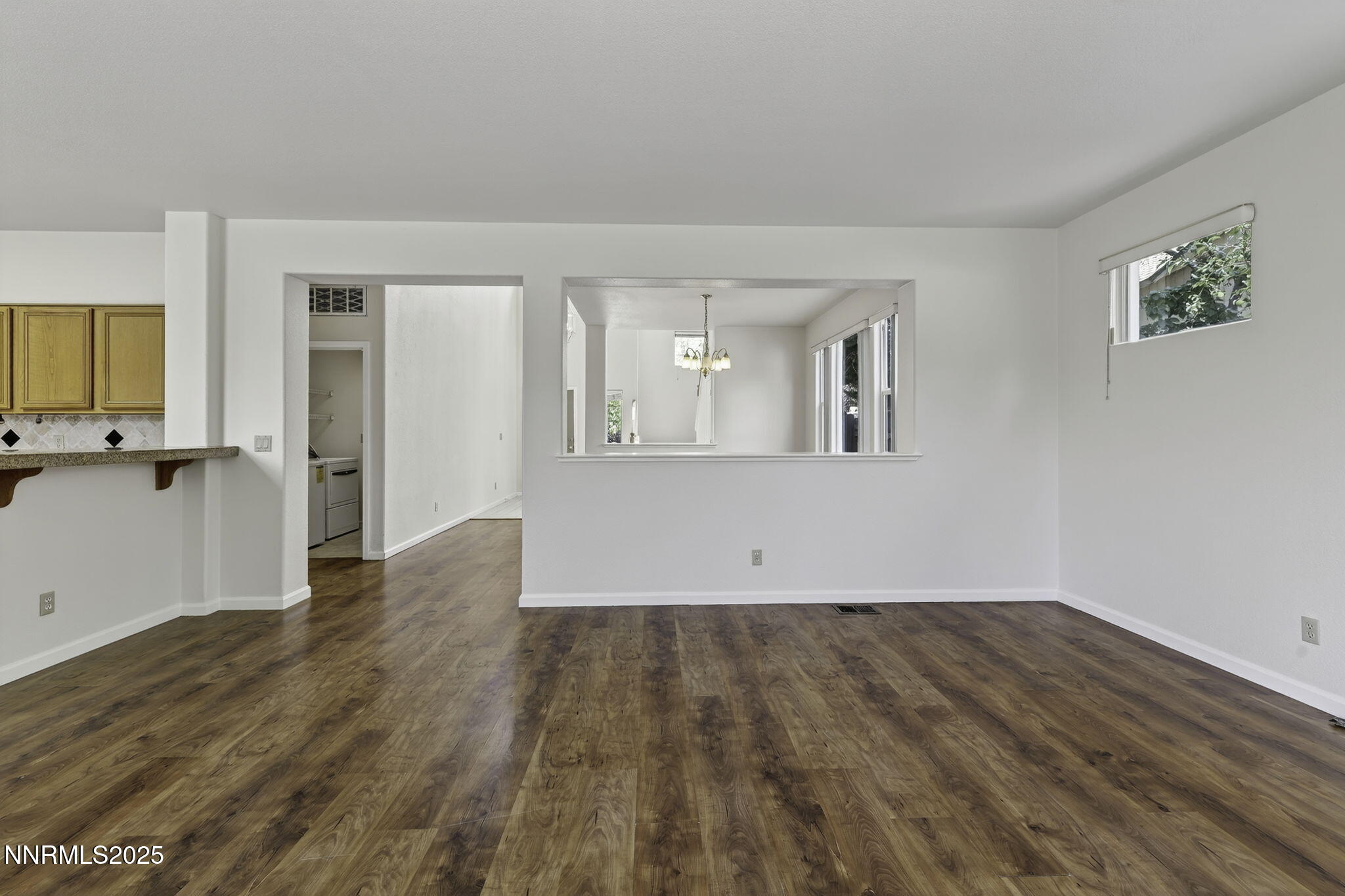 13-web-or-mls-3181 Sky Country-11