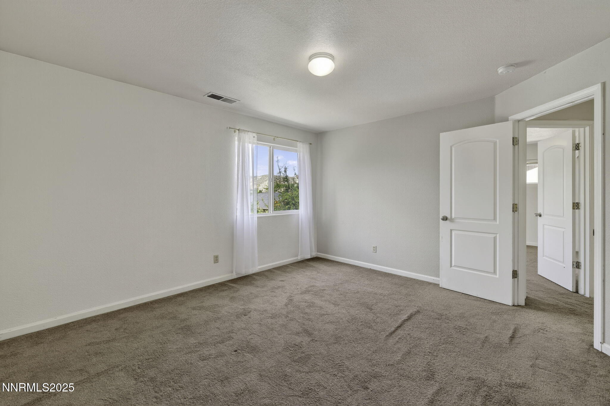 41-web-or-mls-3181 Sky Country-36