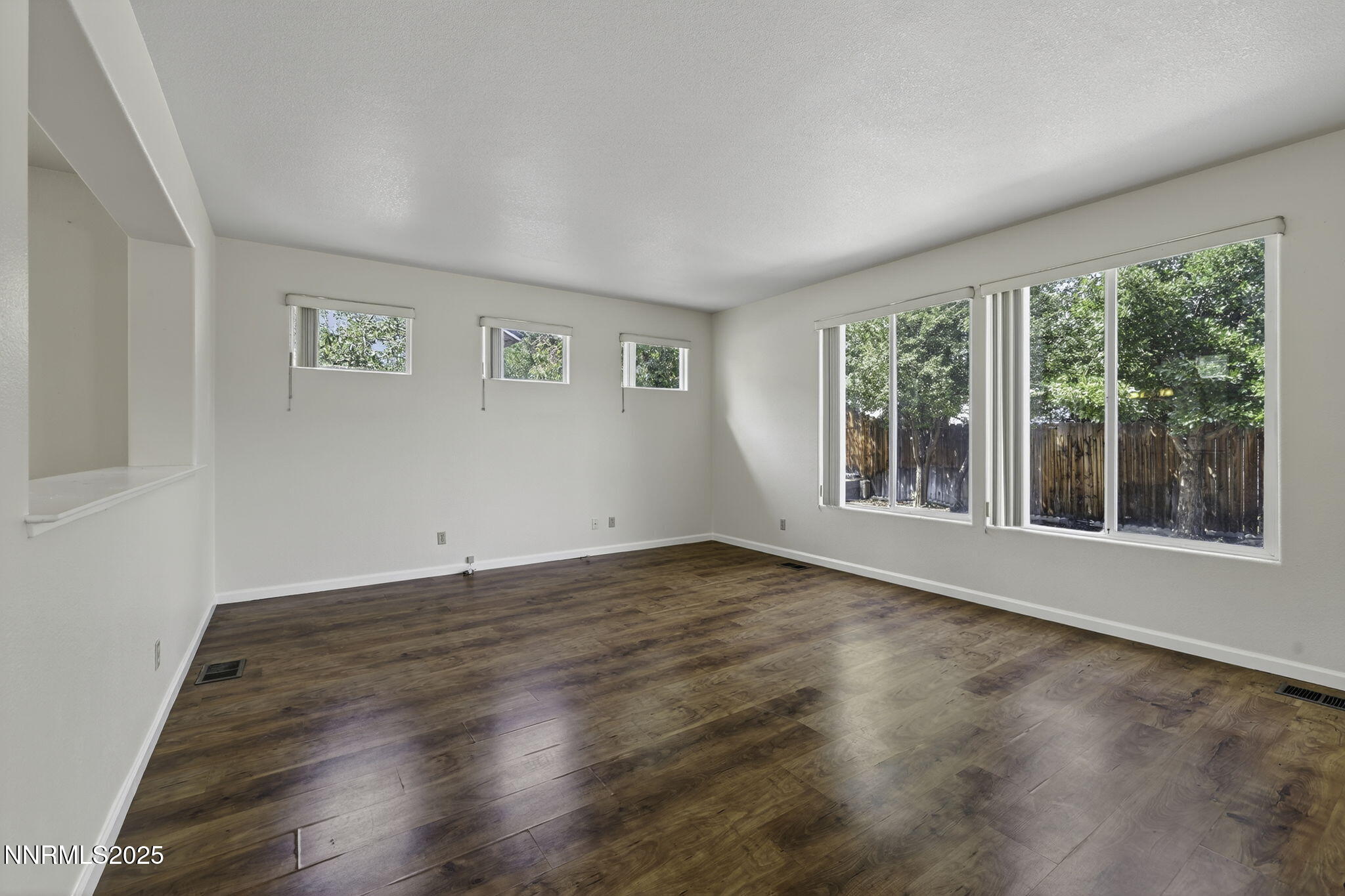 9-web-or-mls-3181 Sky Country-8