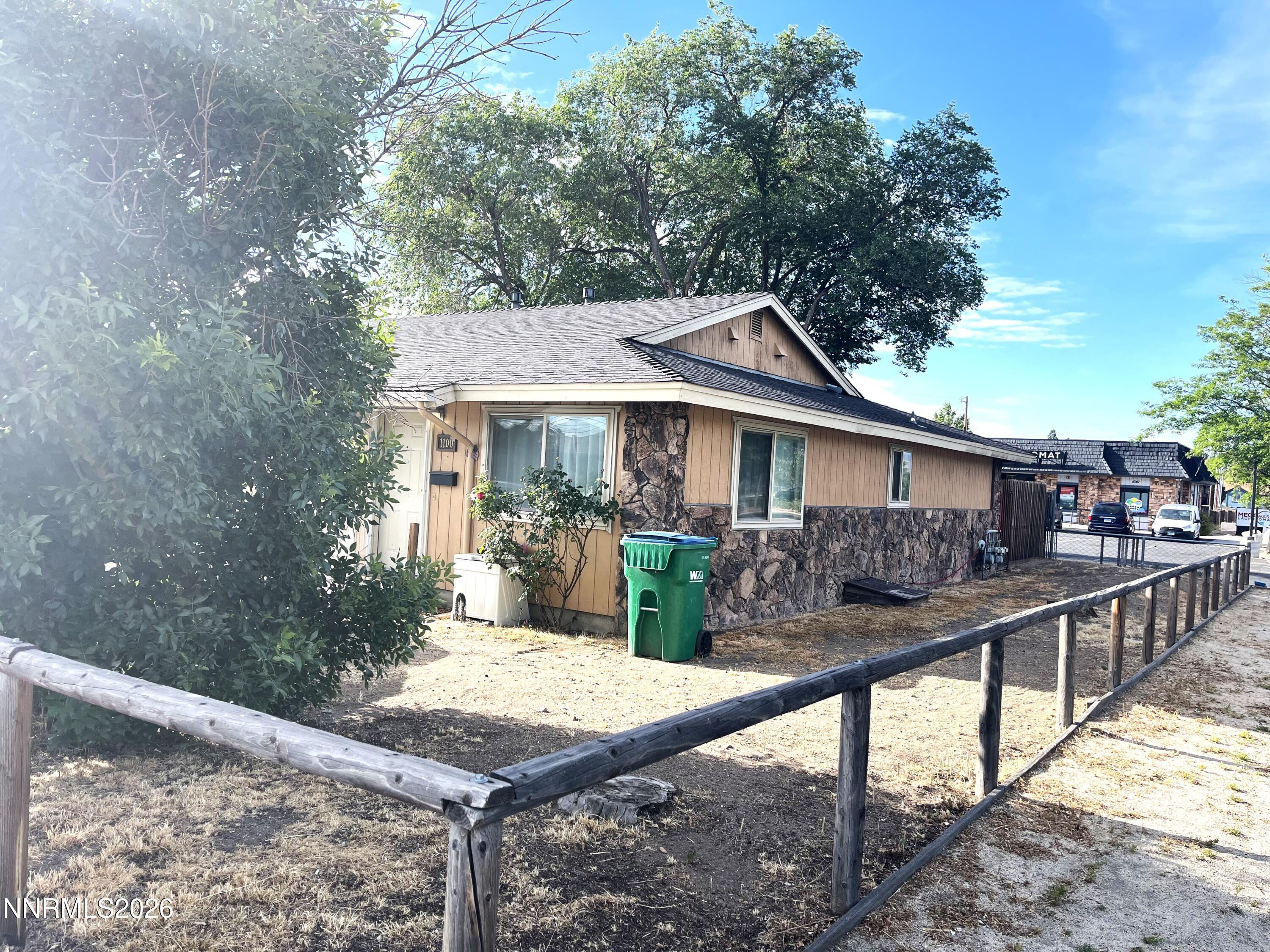 1100 El Rancho Drive