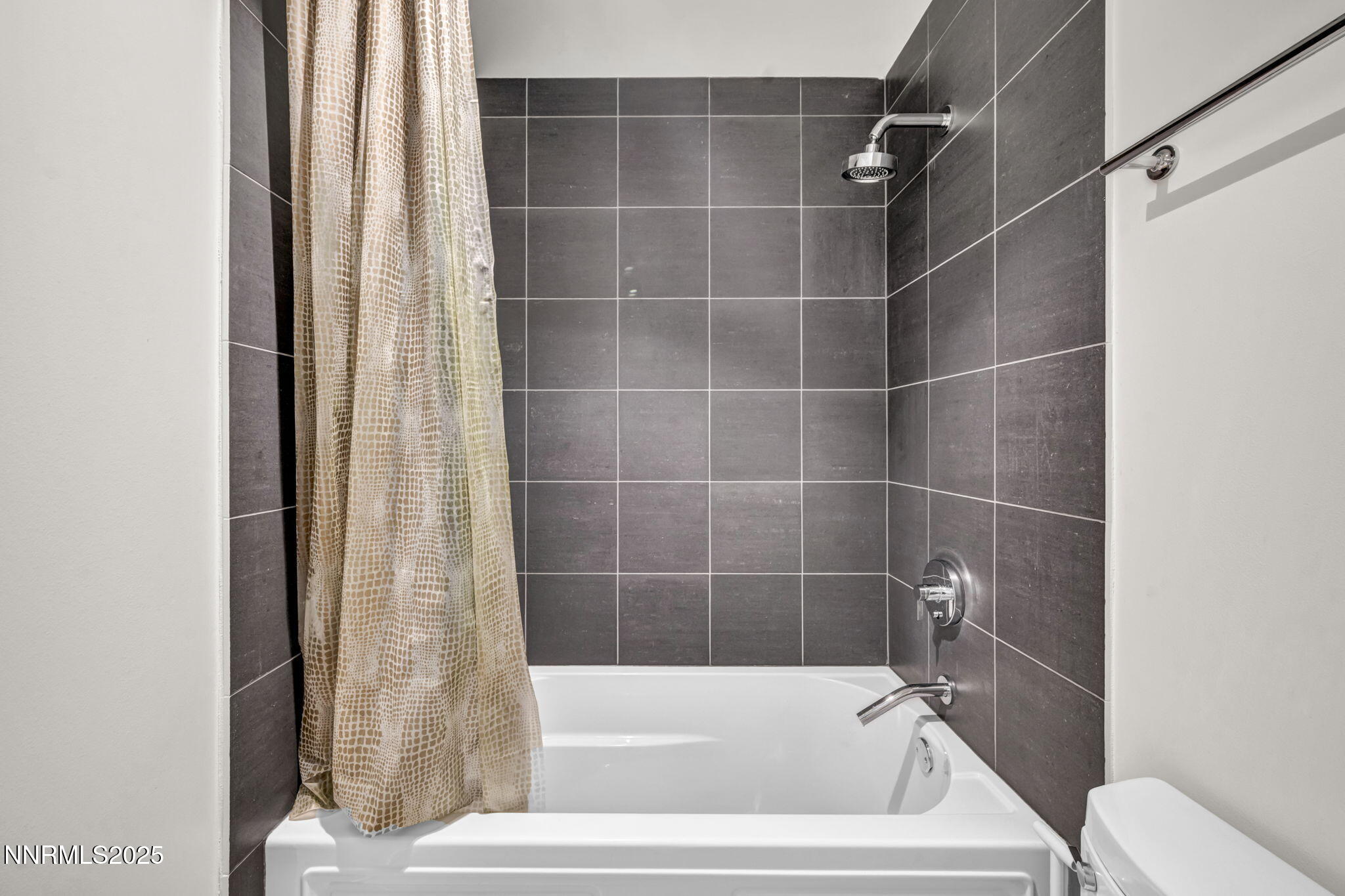 42-web-or-mls-255-n-sierra-st-unit-307