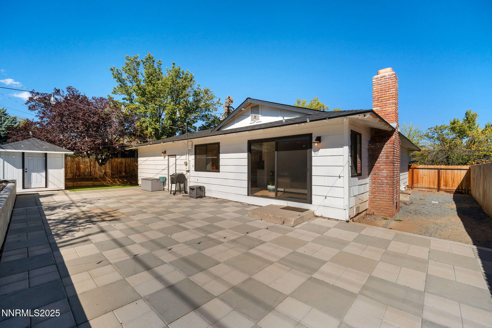 28-web-or-mls-1175 Akard Dr_-16