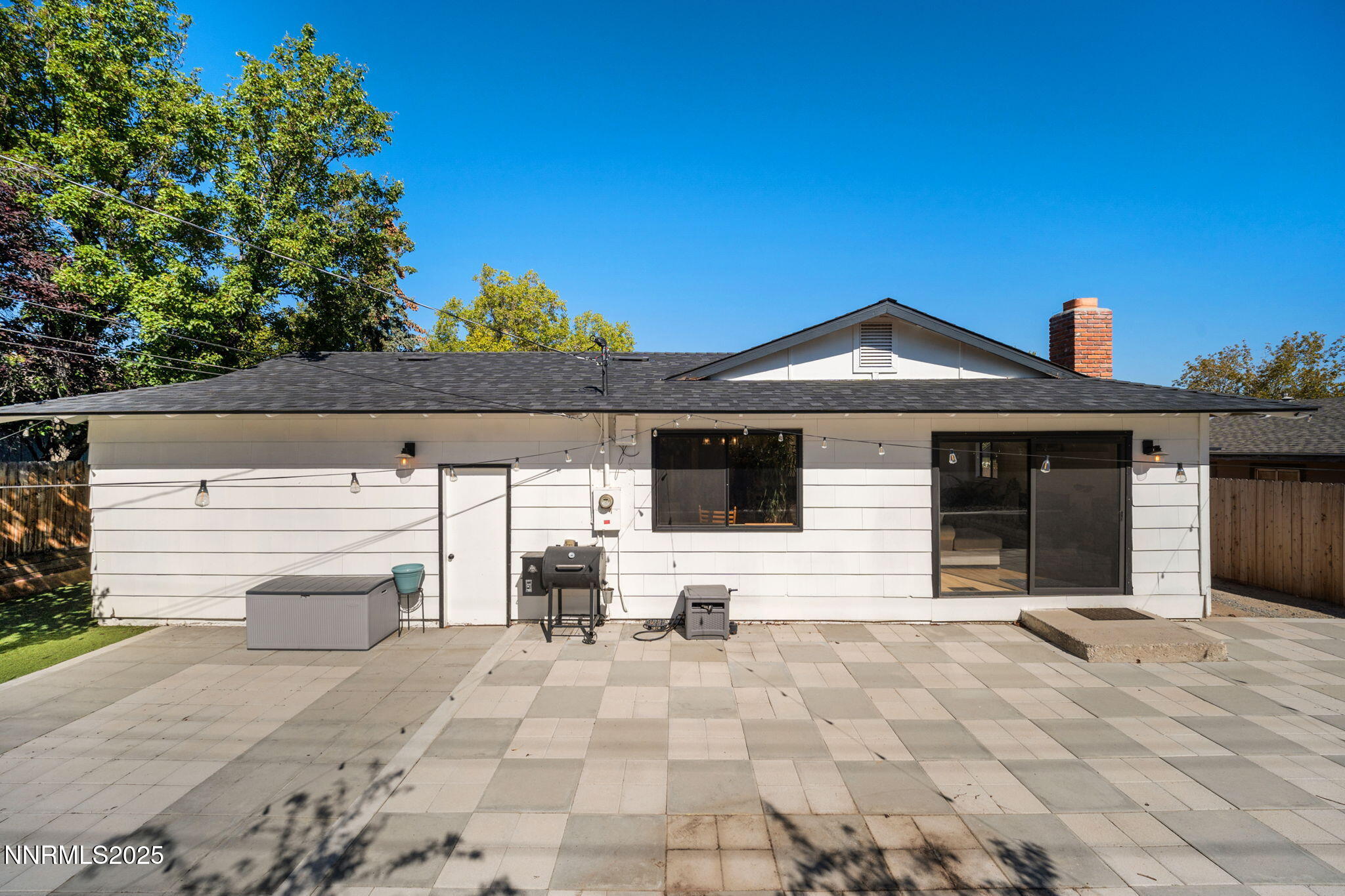 29-web-or-mls-1175 Akard Dr_-17