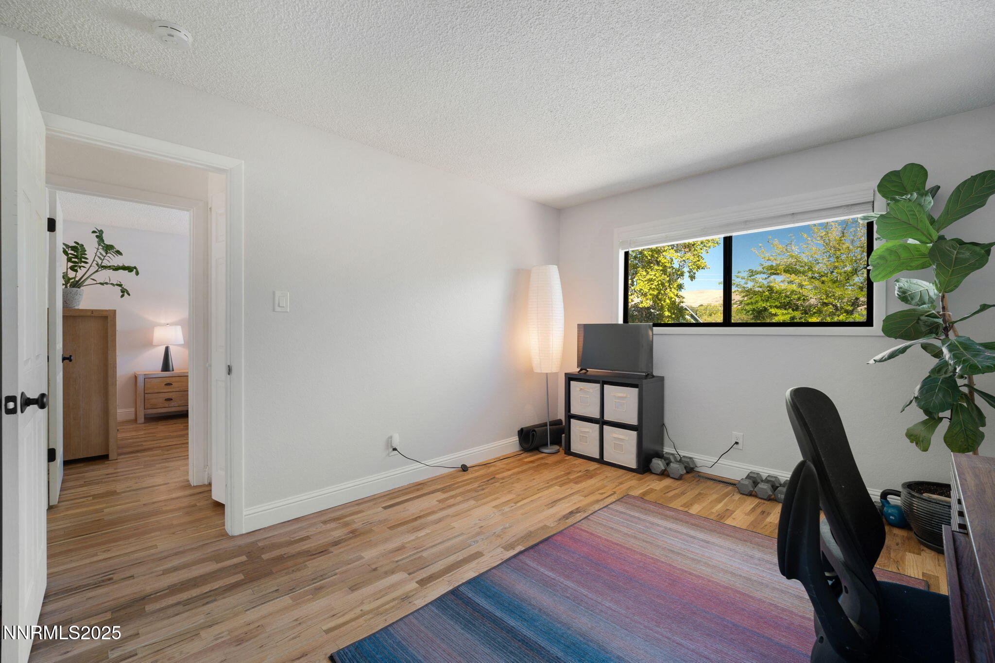 17-web-or-mls-1175 Akard Dr_-5