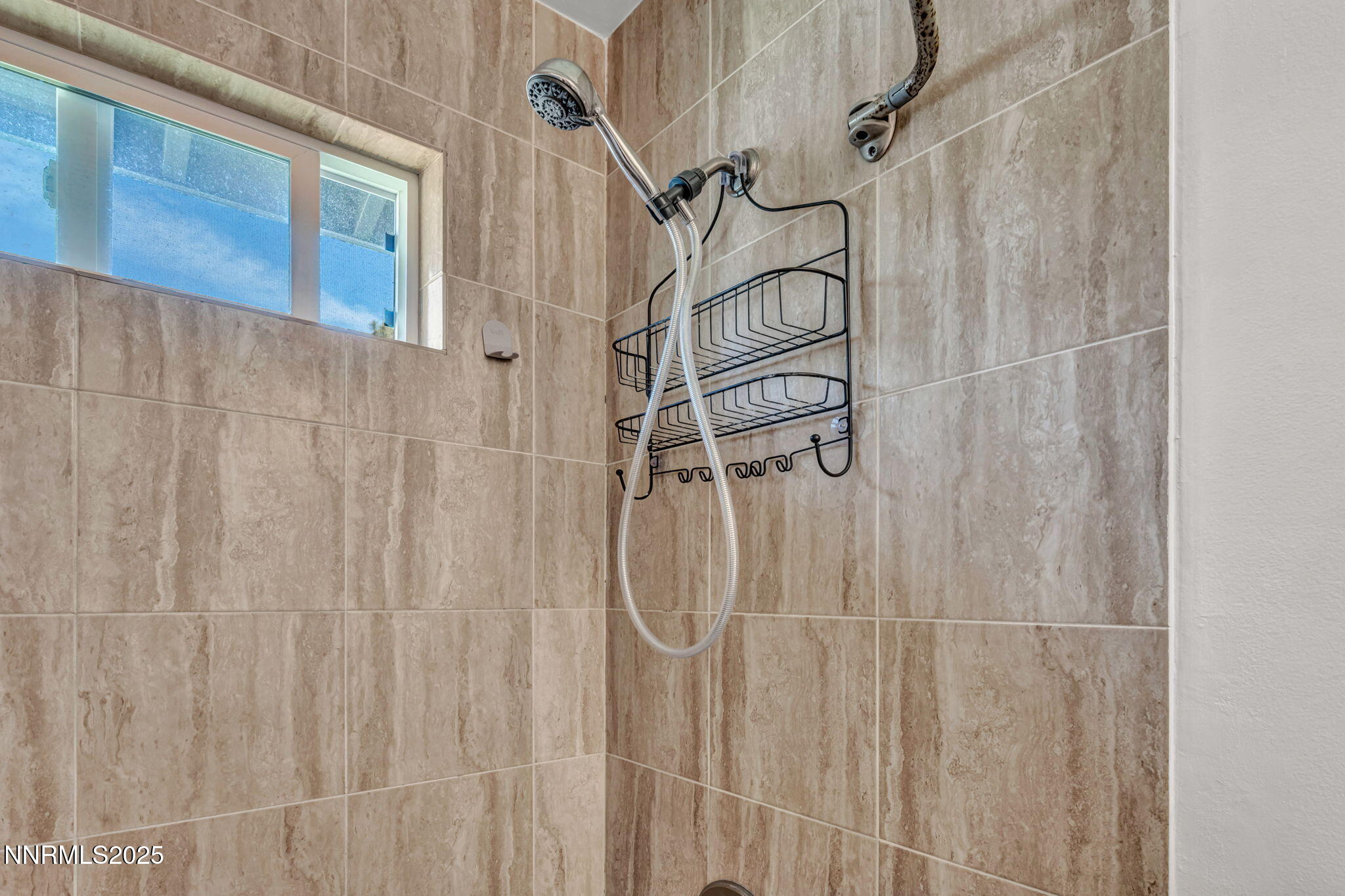 10-web-or-mls-827-robin-dr-8