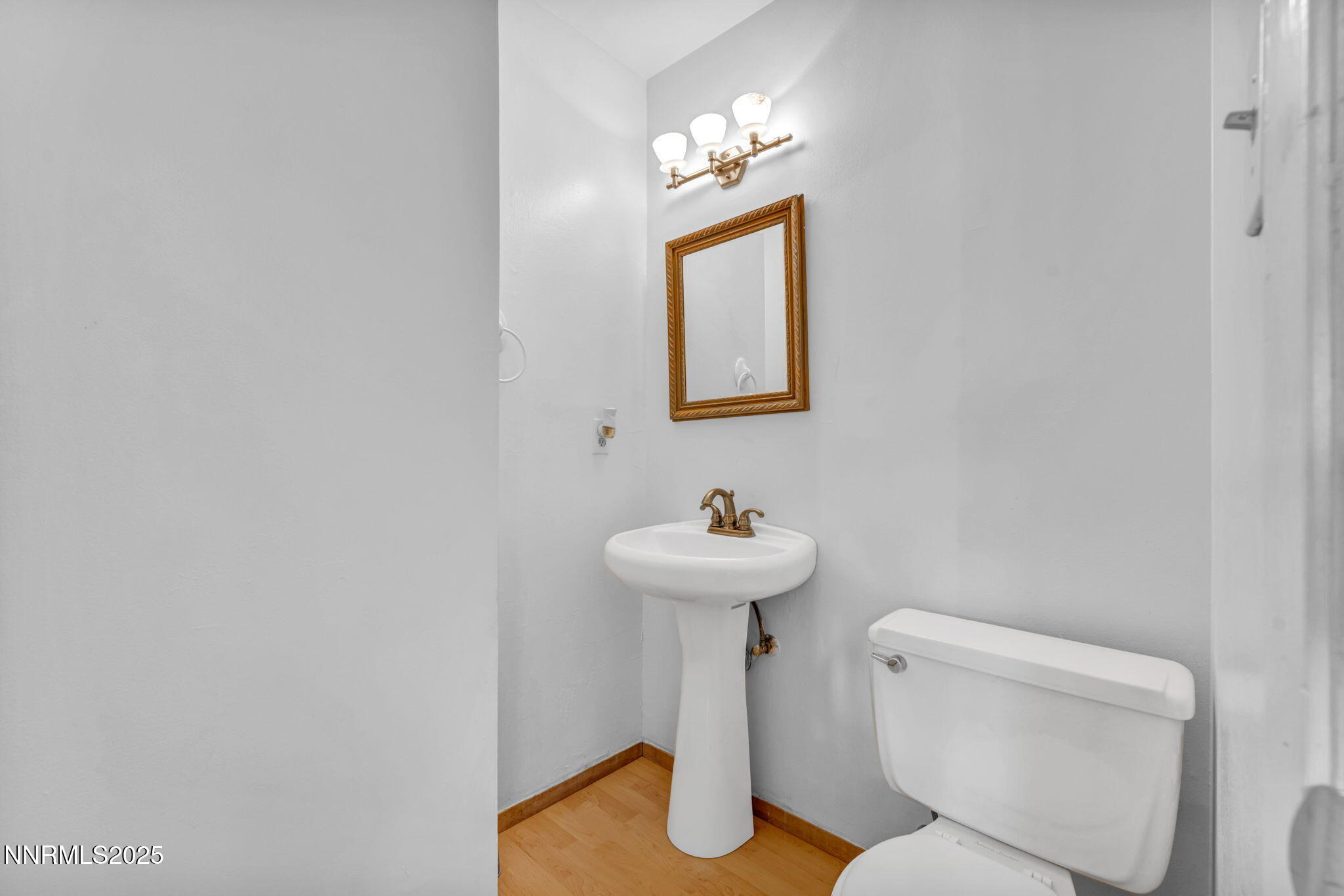 33-web-or-mls-827-robin-dr-8