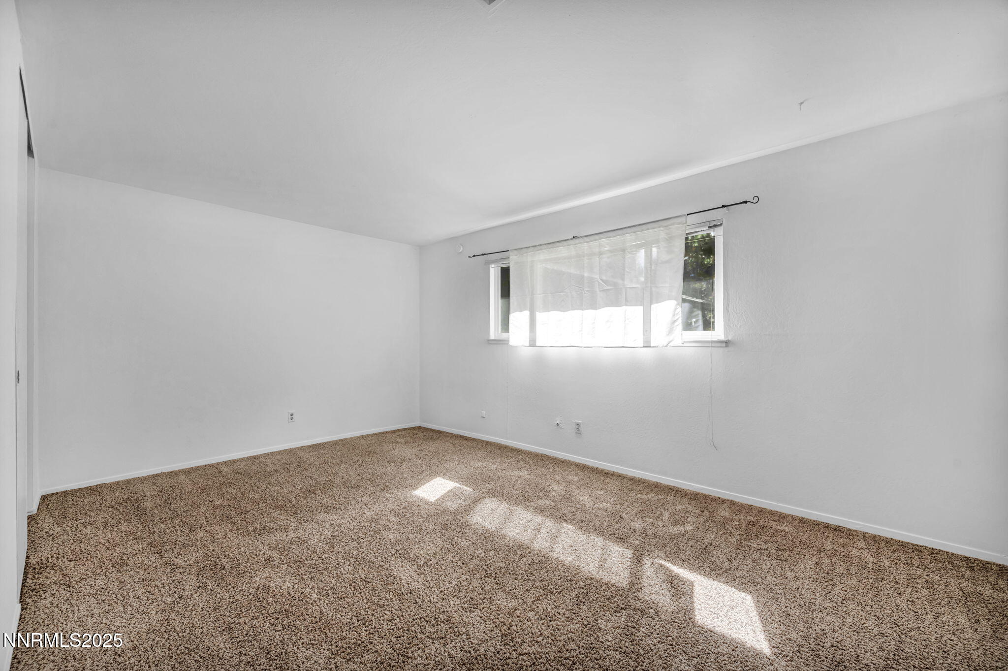 22-web-or-mls-827-robin-dr-8