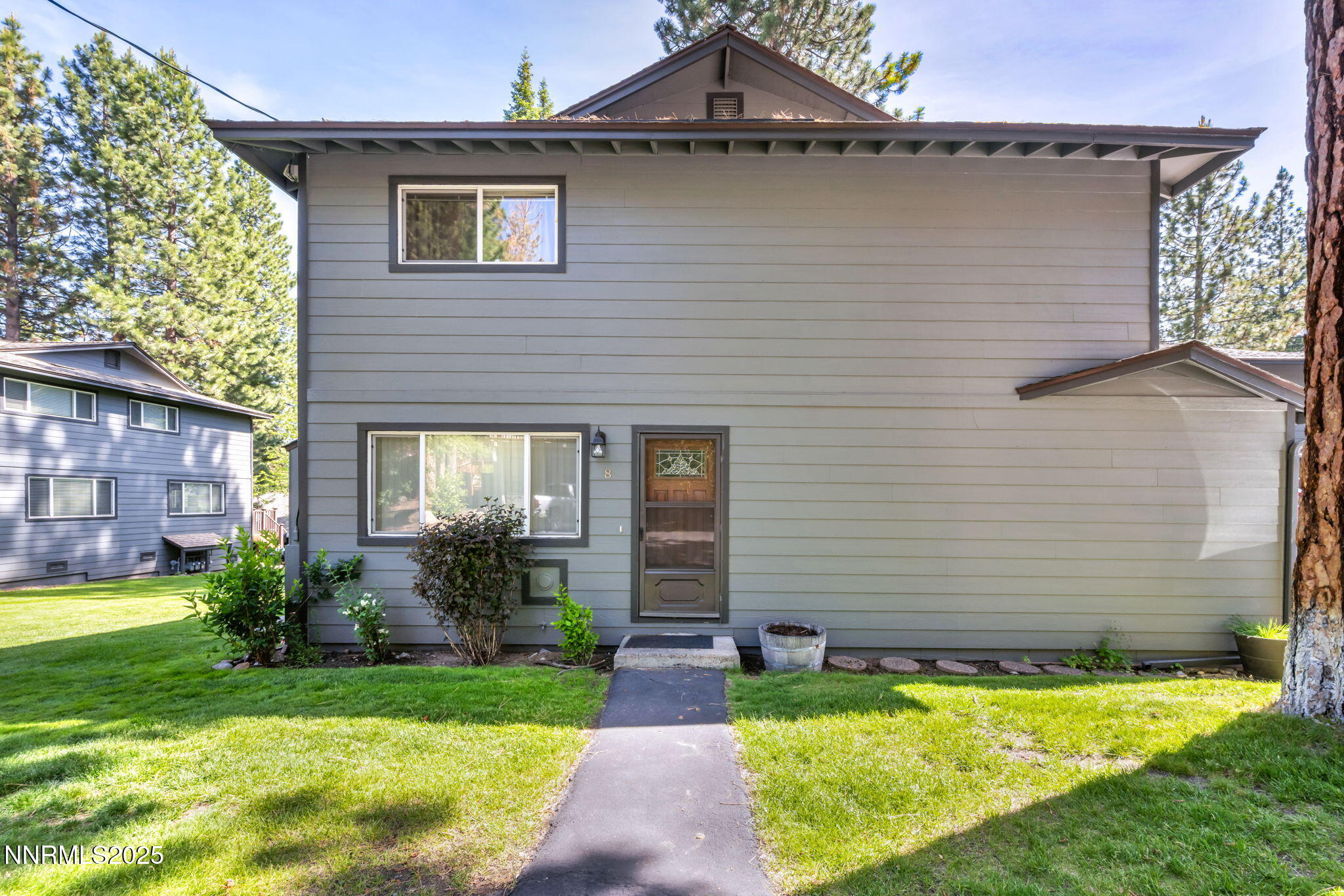 1-web-or-mls-827-robin-dr-8