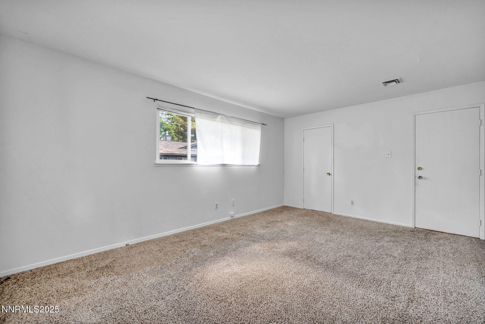 41-web-or-mls-827-robin-dr-8