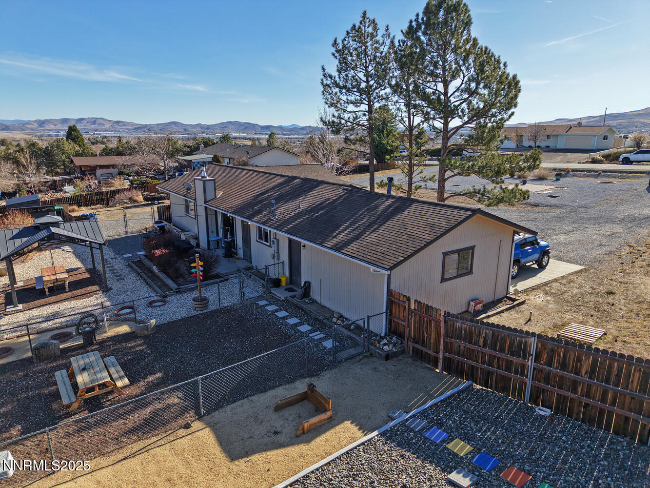 10300 Wells Fargo Rd Reno NV-large-040-0