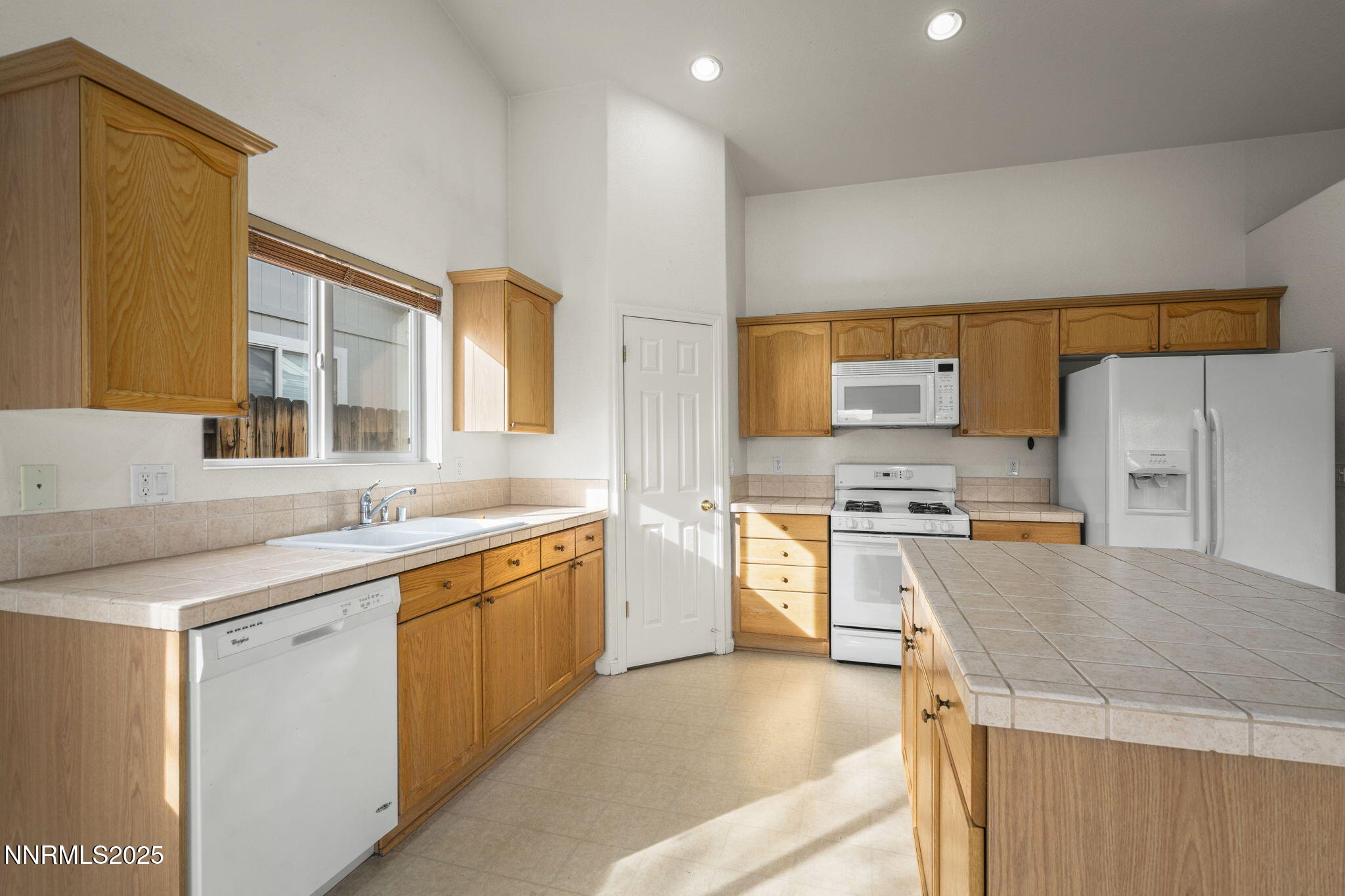 9-web-or-mls-_DSC5555