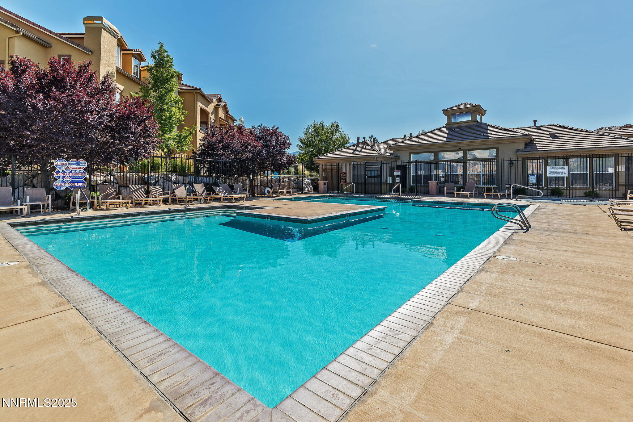 23-web-or-mls-17000 Wedge Pkwy1