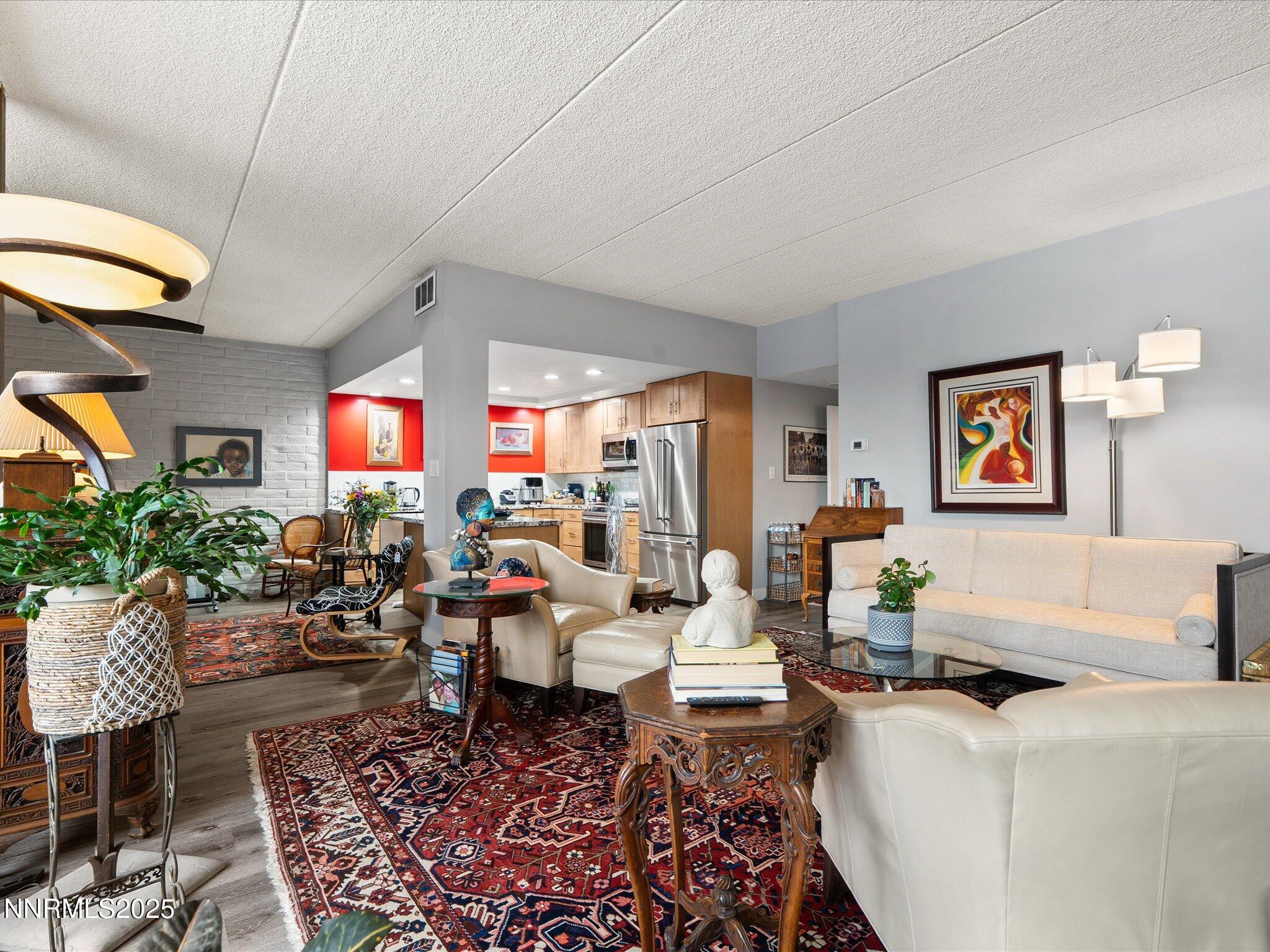 07-1200 Riverside Dr- Unit 1276-106