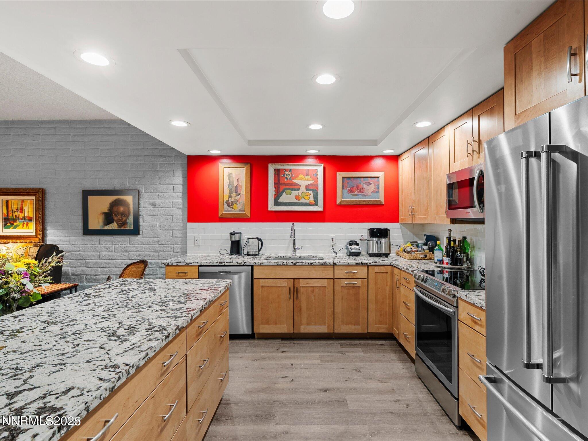 16-1200 Riverside Dr- Unit 1276-115