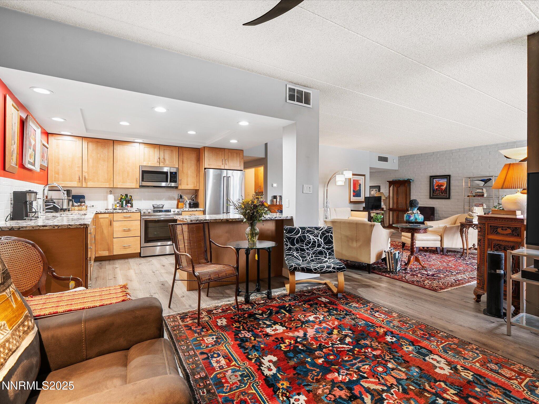 14-1200 Riverside Dr- Unit 1276-113