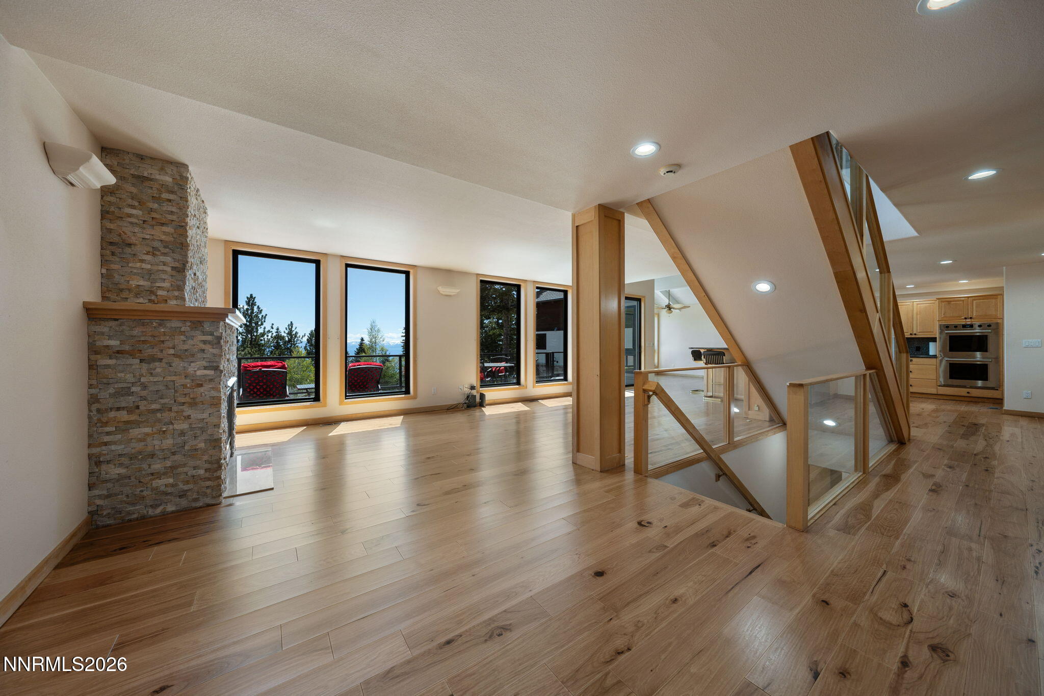 38-web-or-mls-608 Dorothy-33