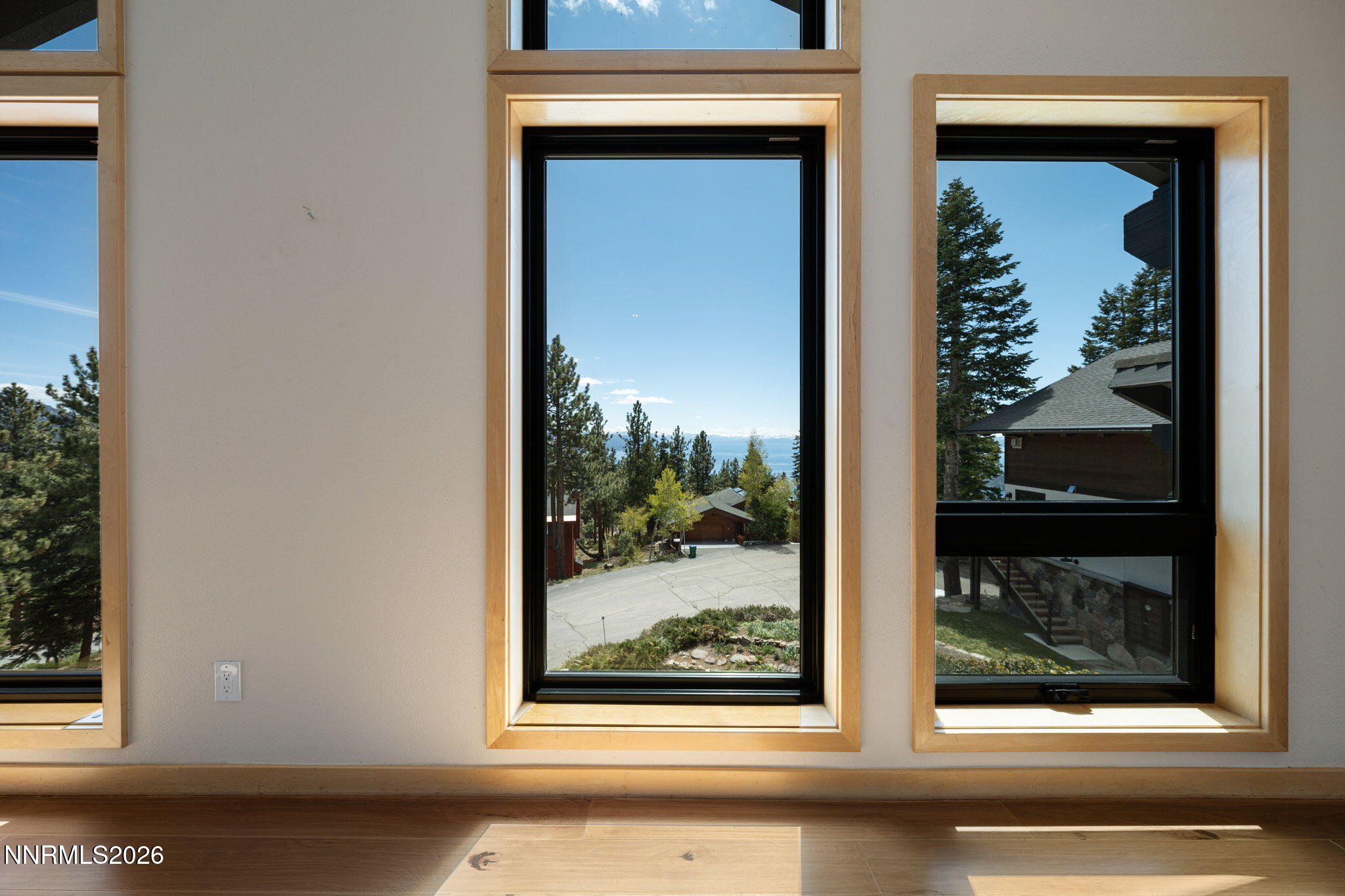 52-web-or-mls-608 Dorothy-23