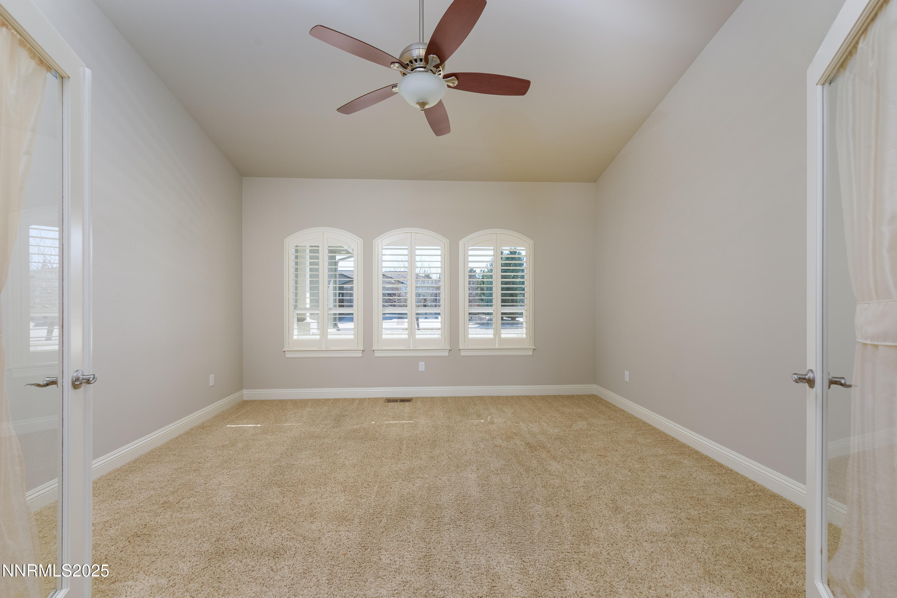 1046 Rocky Terrace Dr-33