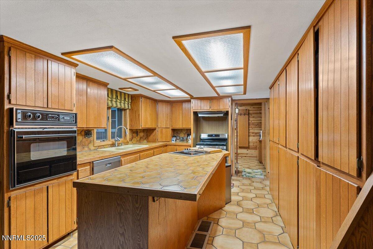 019-16400 Logan Meadow Lane Reno NV 8951