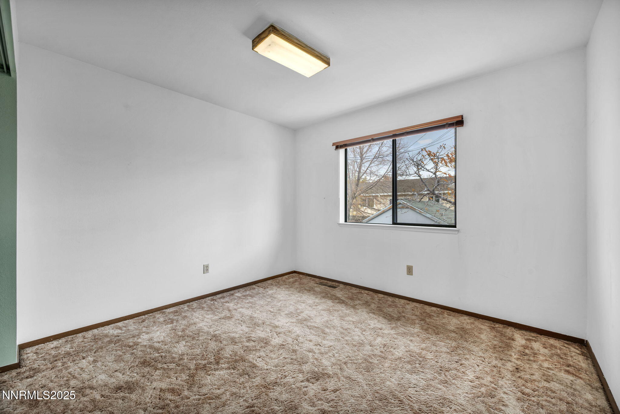 46-web-or-mls-3405-bowie-rd