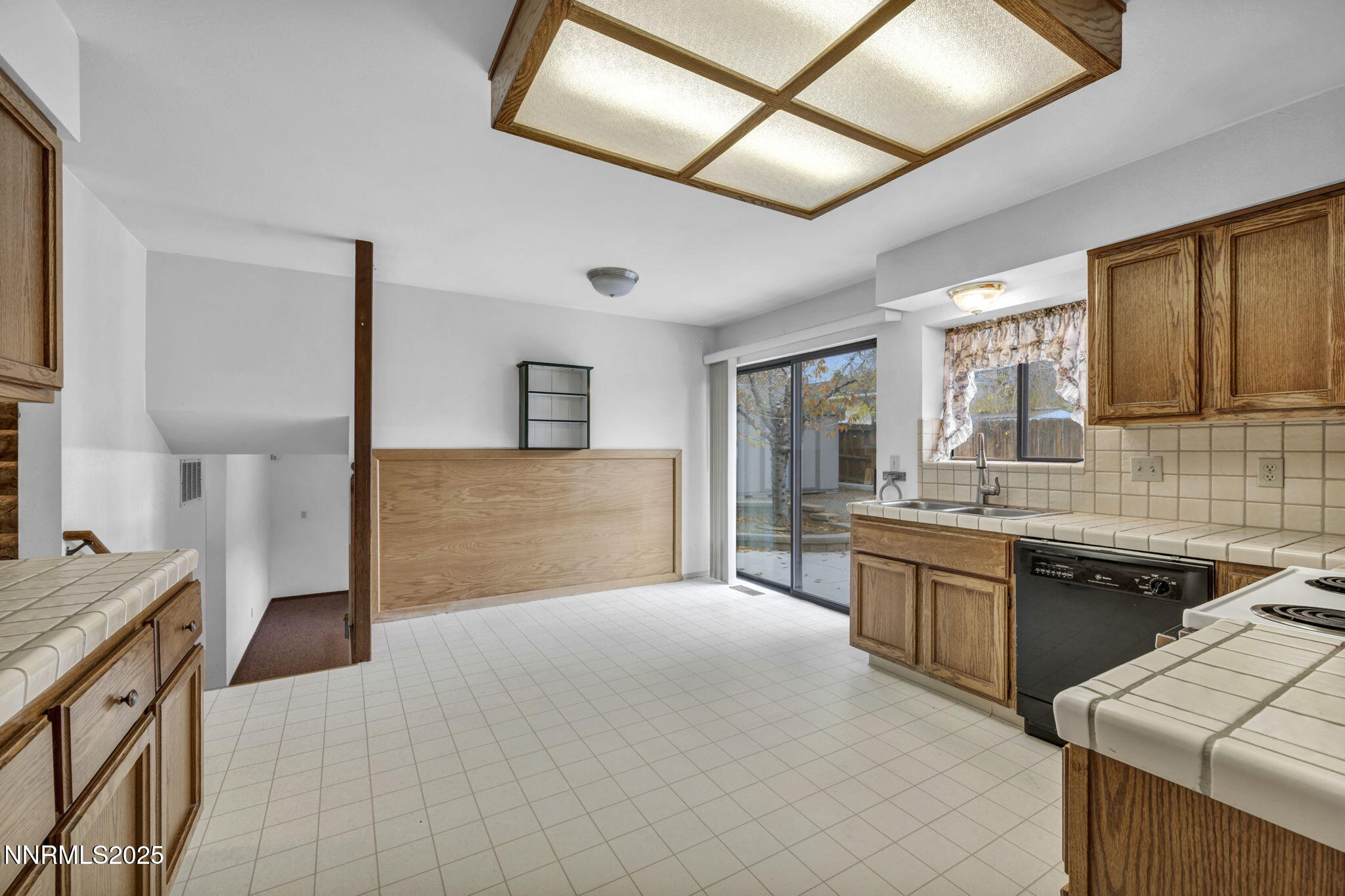 44-web-or-mls-3405-bowie-rd