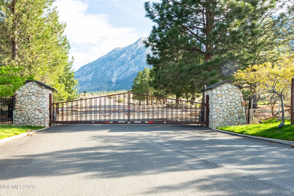 Photo of 171 Summit Ridge Way, Gardnerville, NV 89460 (MLS # 260004317)