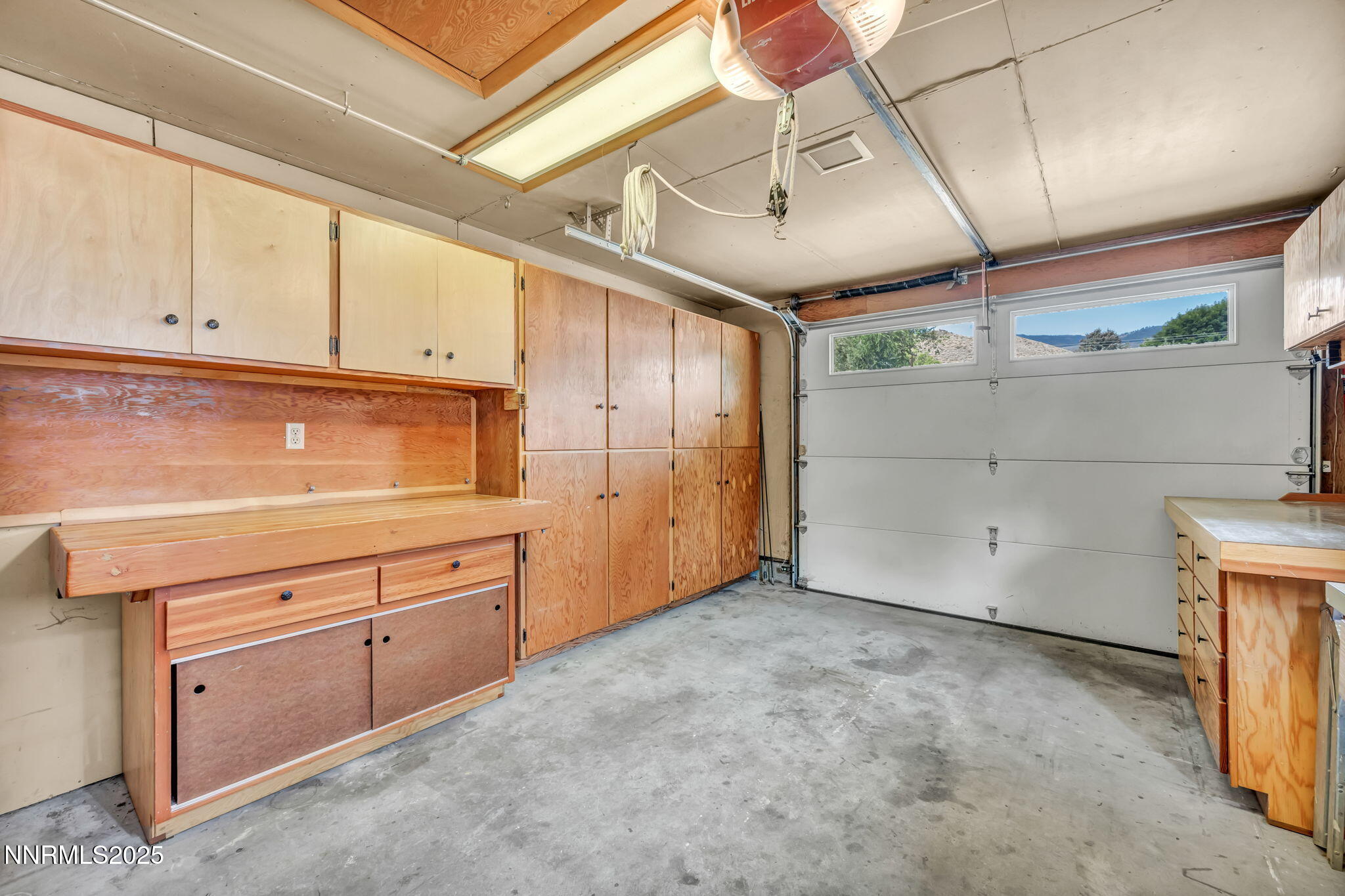 Carson City, Nevada 89703, United States, 3 Bedrooms Bedrooms, ,1 BathroomBathrooms,Residential,Pending,200008