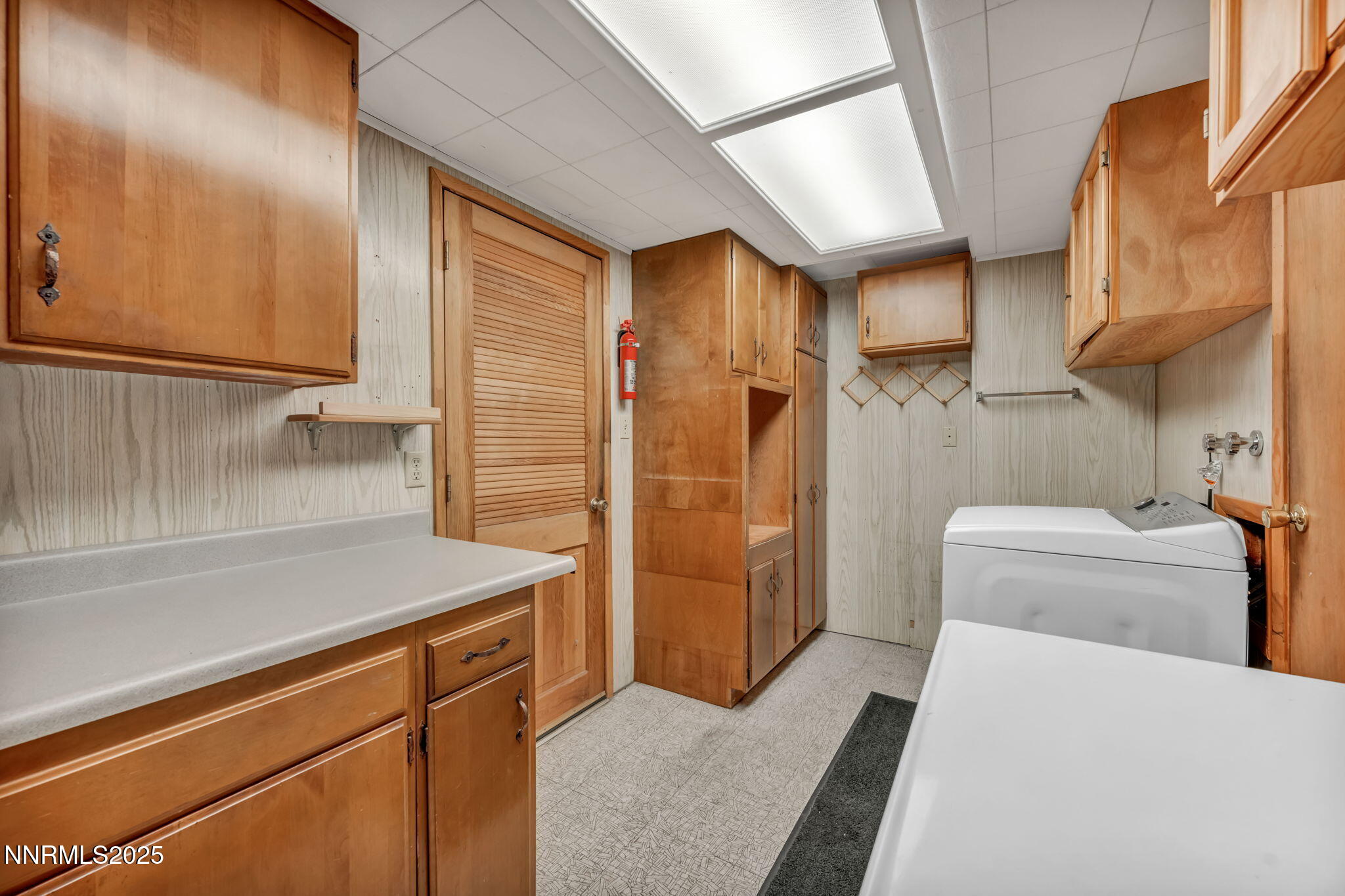 Carson City, Nevada 89703, United States, 3 Bedrooms Bedrooms, ,1 BathroomBathrooms,Residential,Pending,200008