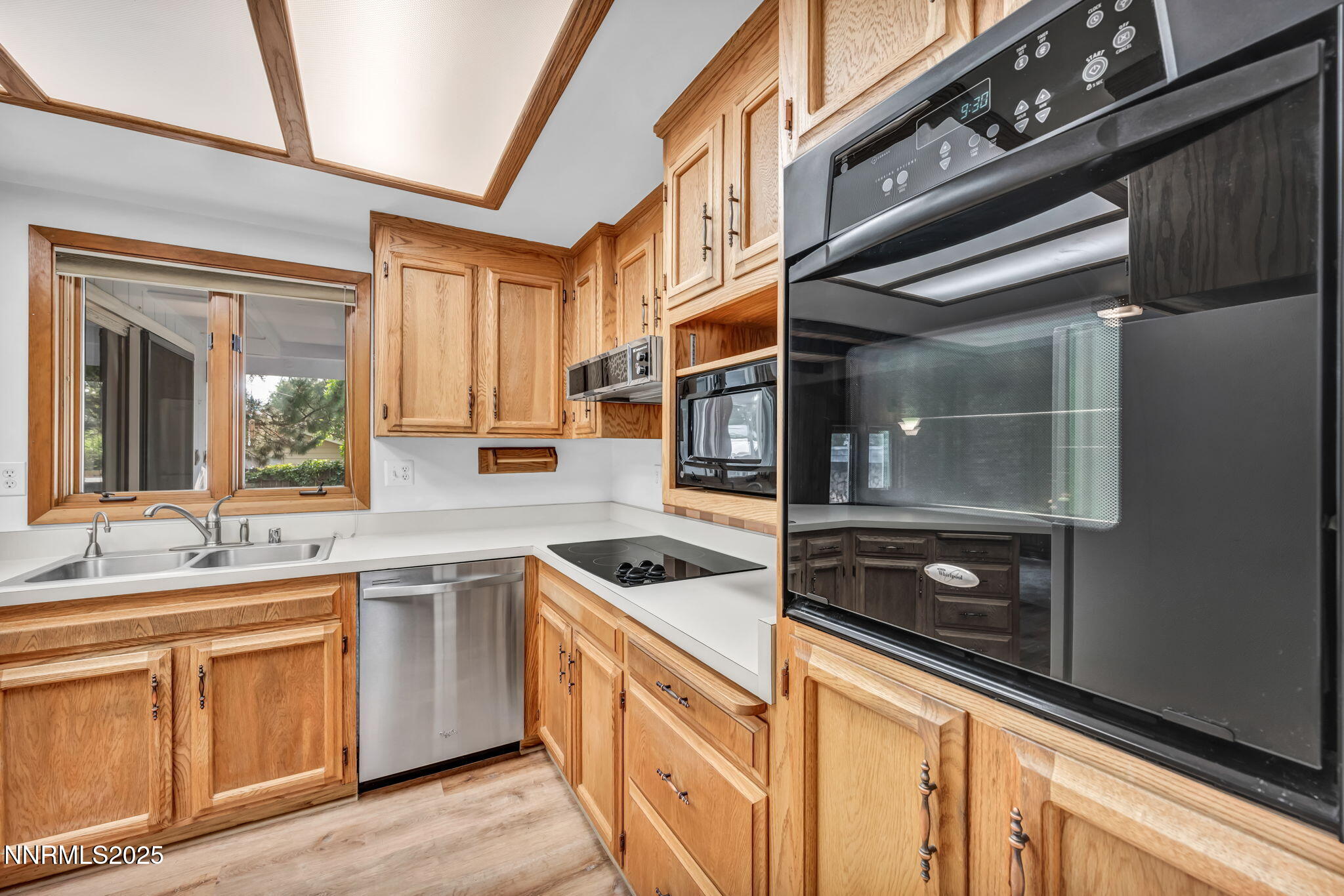 Carson City, Nevada 89703, United States, 3 Bedrooms Bedrooms, ,1 BathroomBathrooms,Residential,Pending,200008