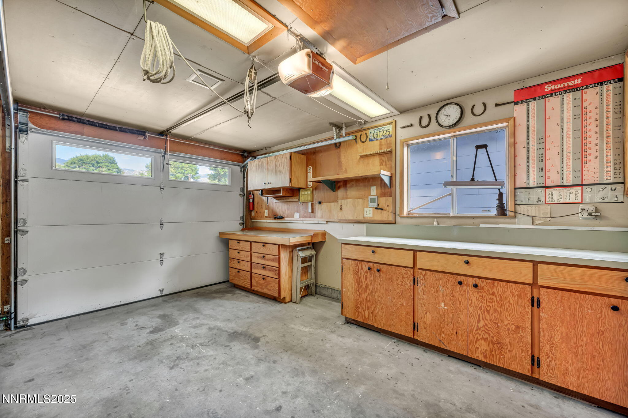 Carson City, Nevada 89703, United States, 3 Bedrooms Bedrooms, ,1 BathroomBathrooms,Residential,Pending,200008