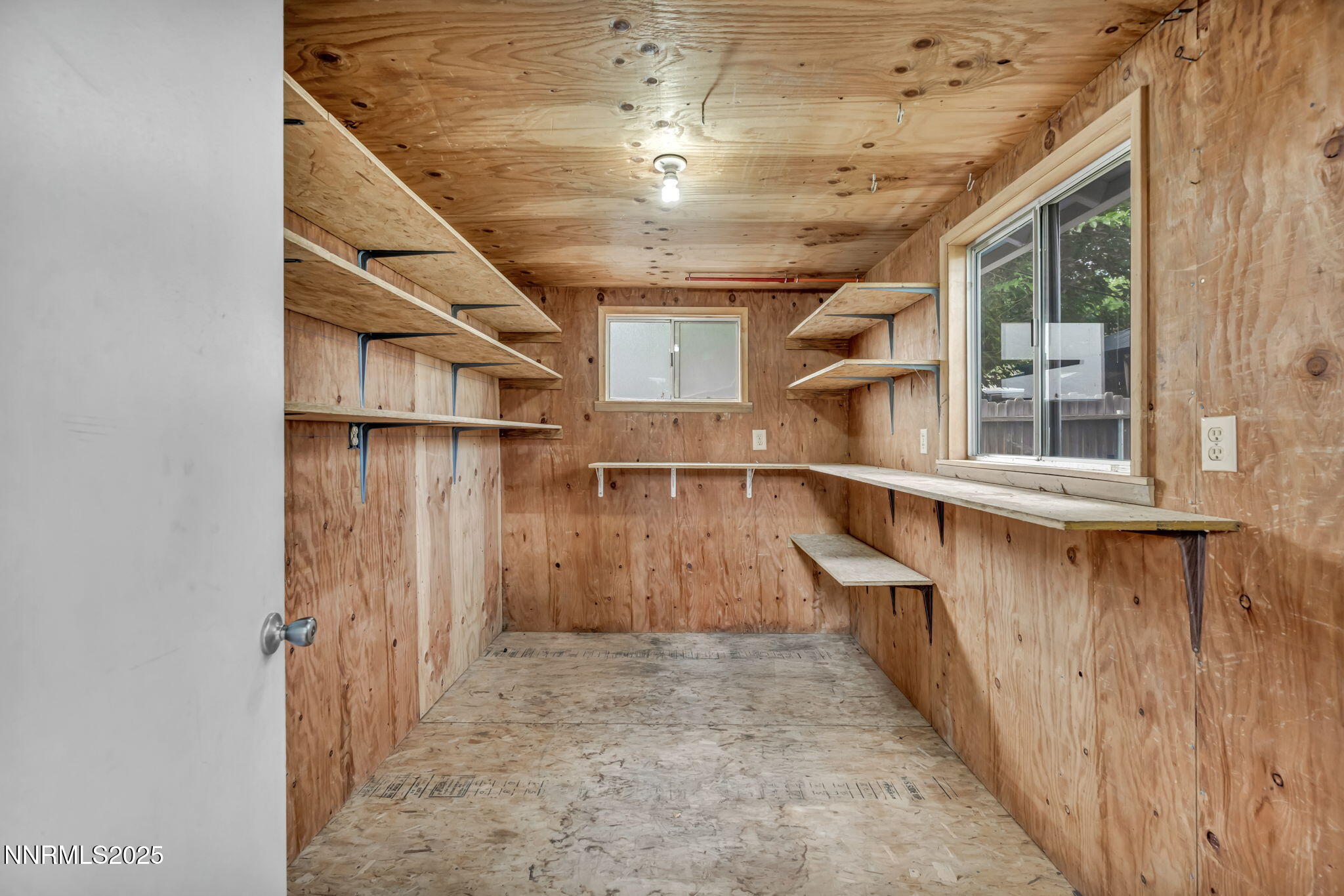 Carson City, Nevada 89703, United States, 3 Bedrooms Bedrooms, ,1 BathroomBathrooms,Residential,Pending,200008