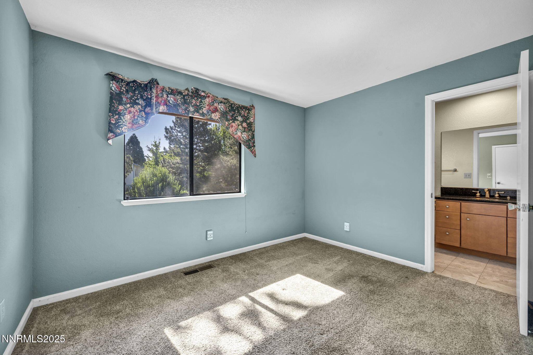 69-web-or-mls-285-lemming-dr