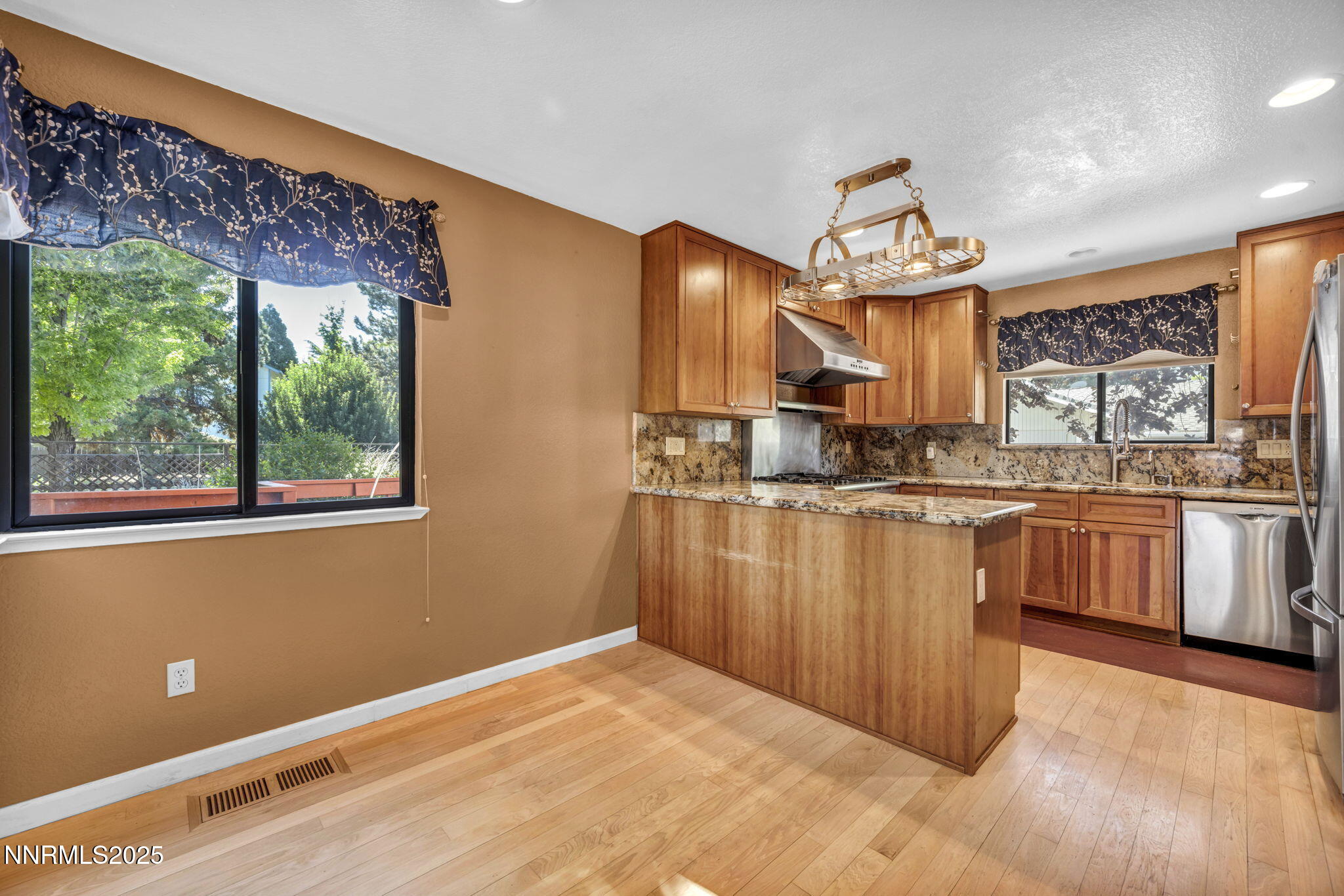 50-web-or-mls-285-lemming-dr