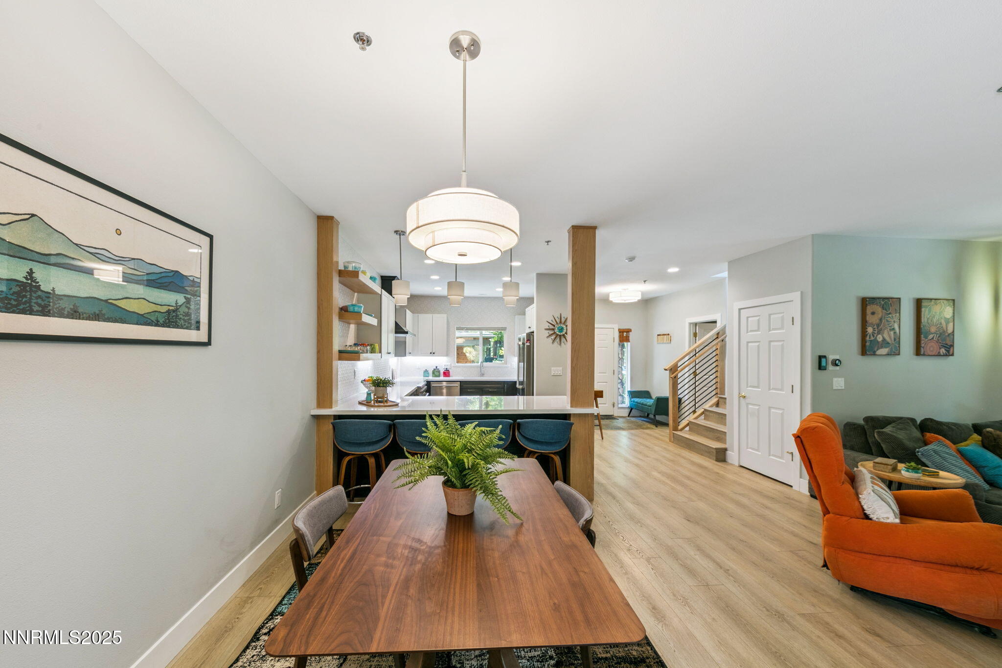 10-web-or-mls-120-country-club-dr-37