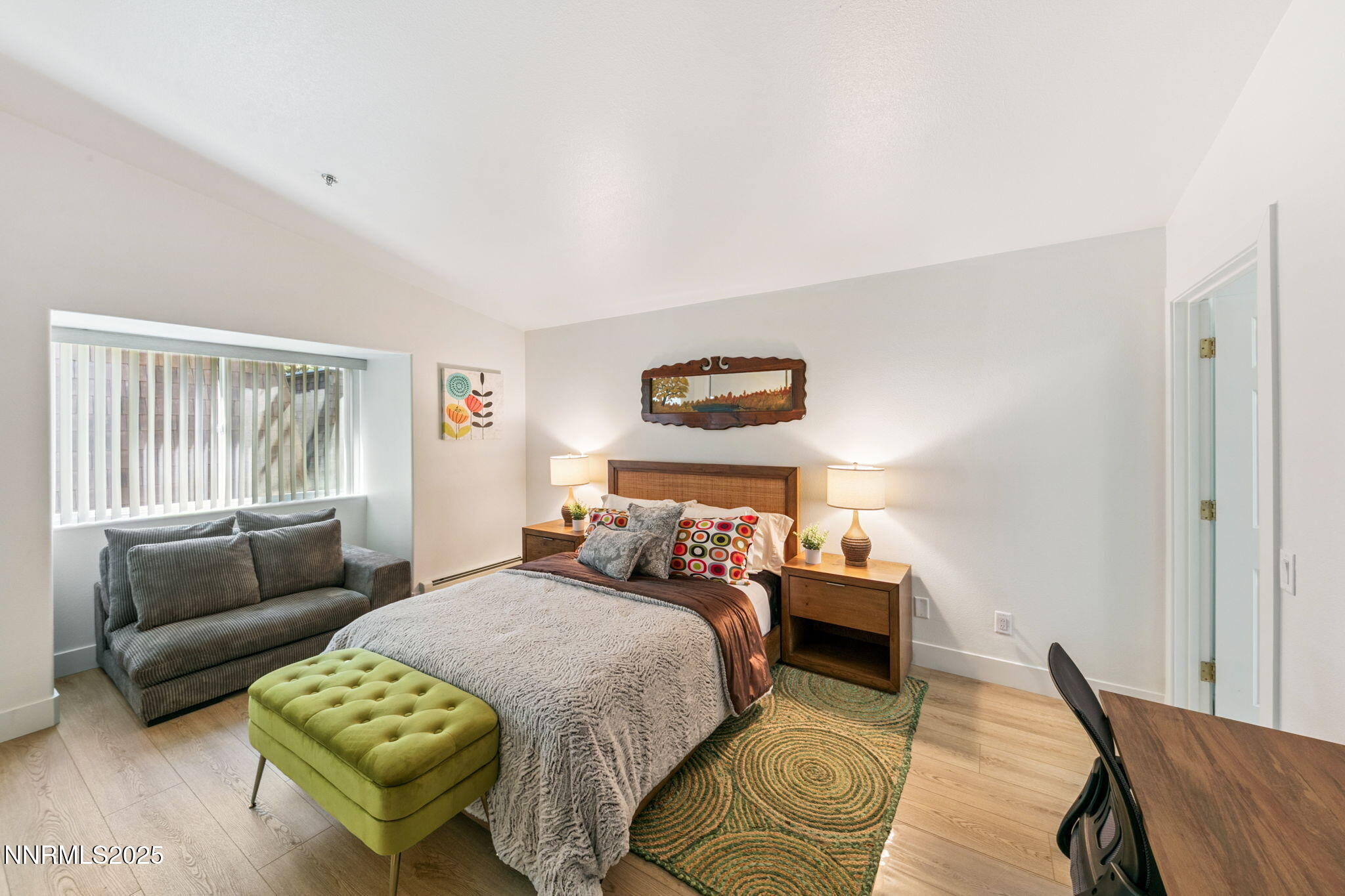 14-web-or-mls-120-country-club-dr-37