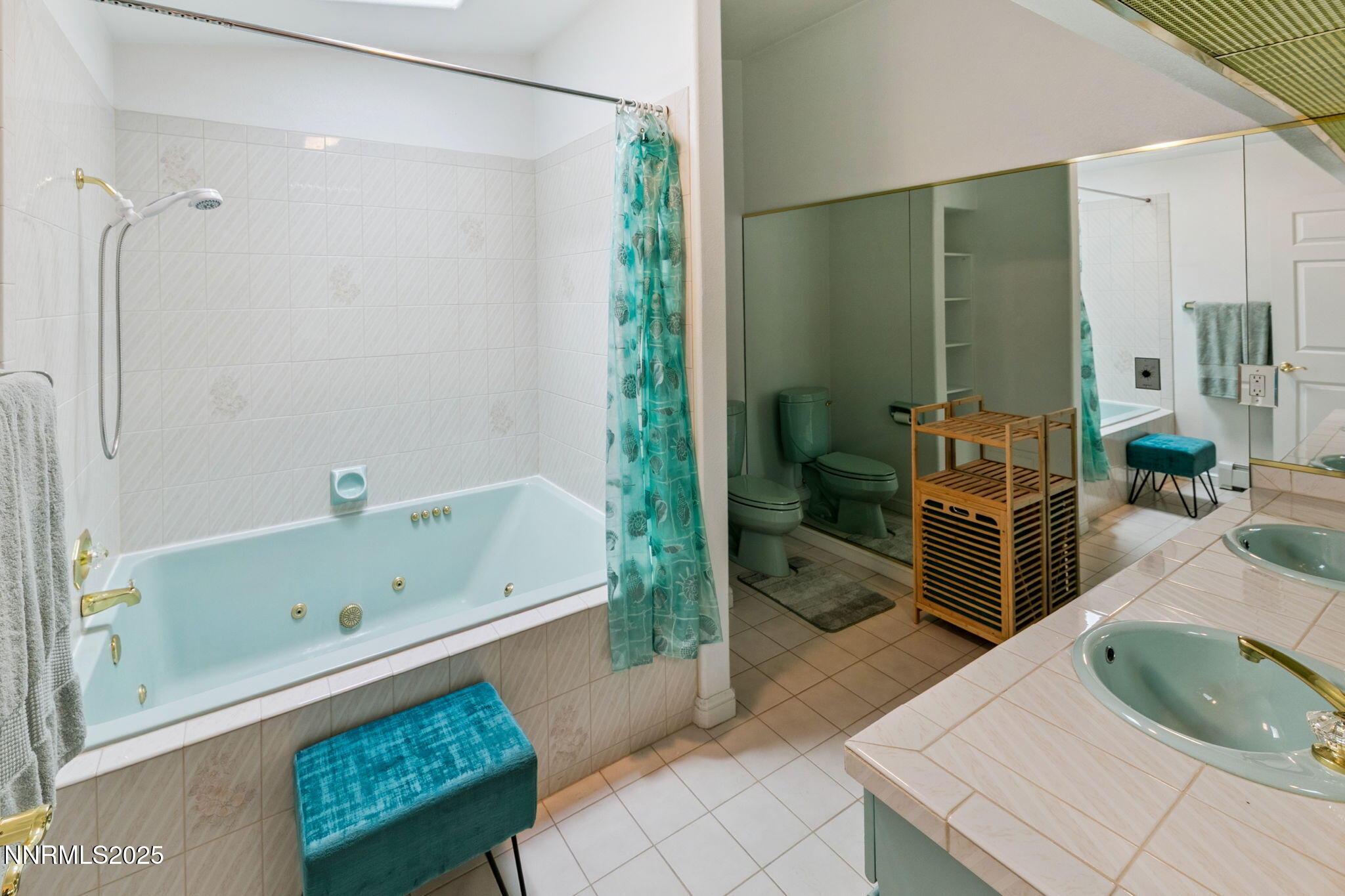 15-web-or-mls-120-country-club-dr-37